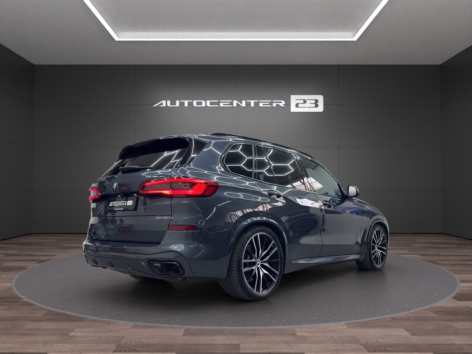 BMW X5 xDrive M50i Steptronic-image-4