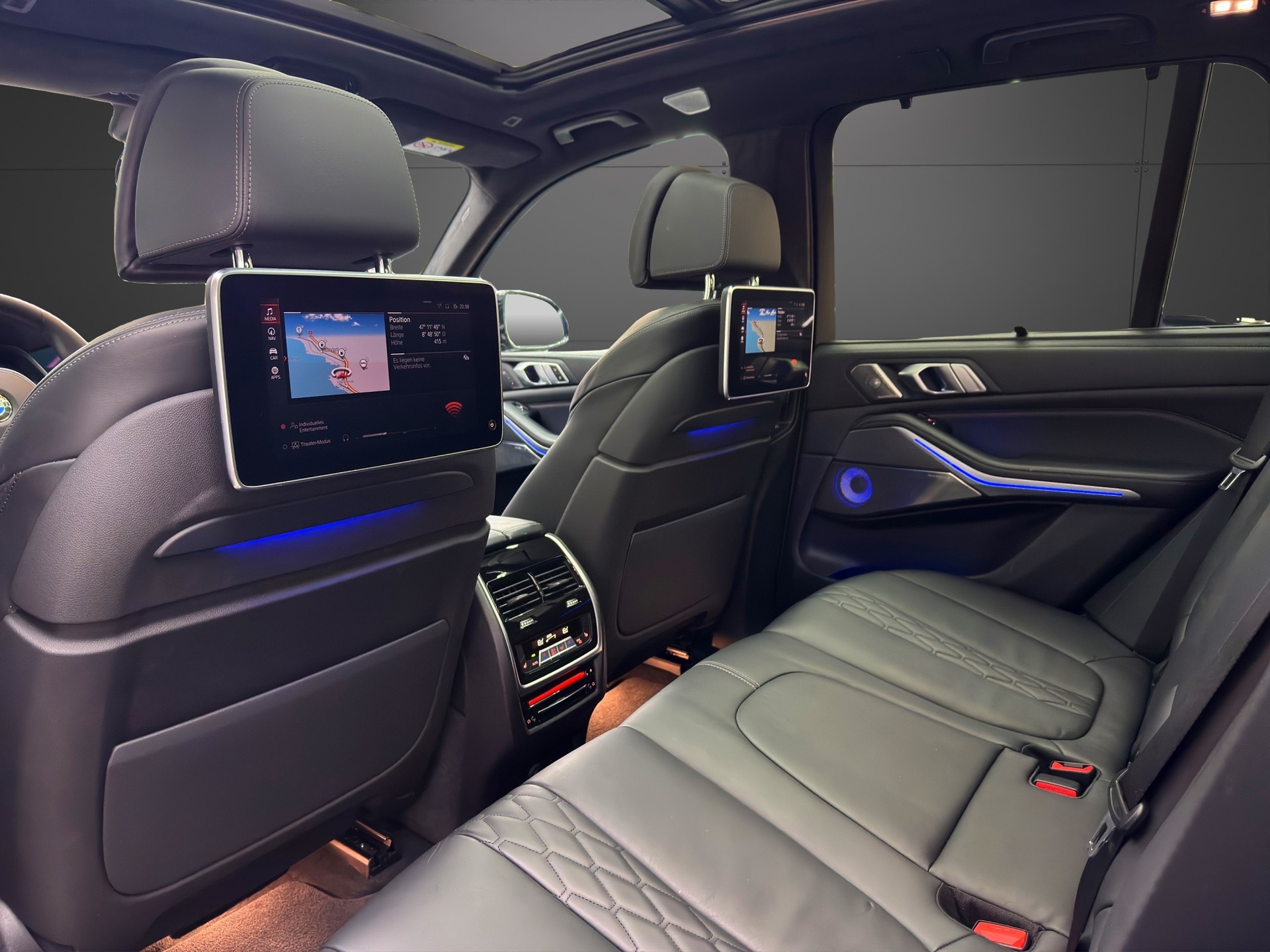 BMW X5 xDrive M50i Steptronic-image-15