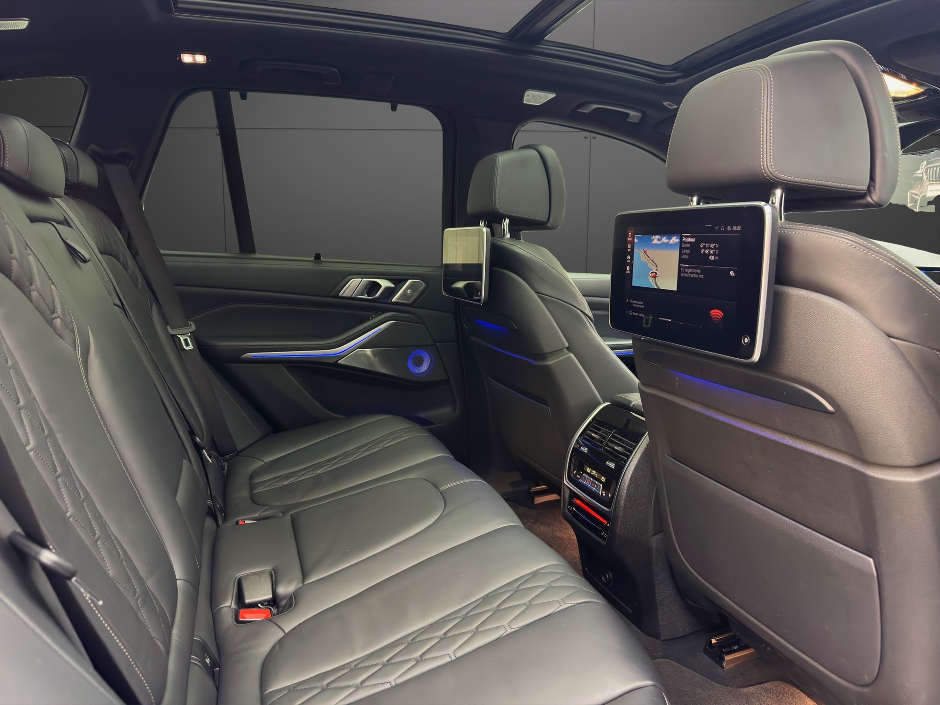 BMW X5 xDrive M50i Steptronic-image-14