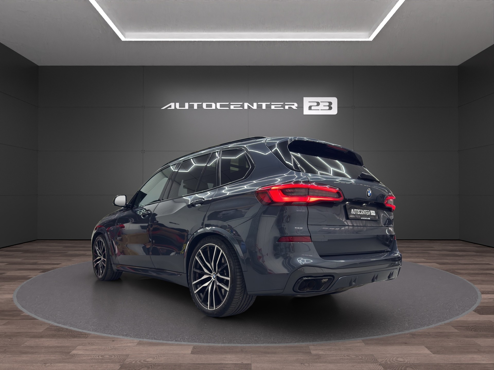 BMW X5 xDrive M50i Steptronic-image-2