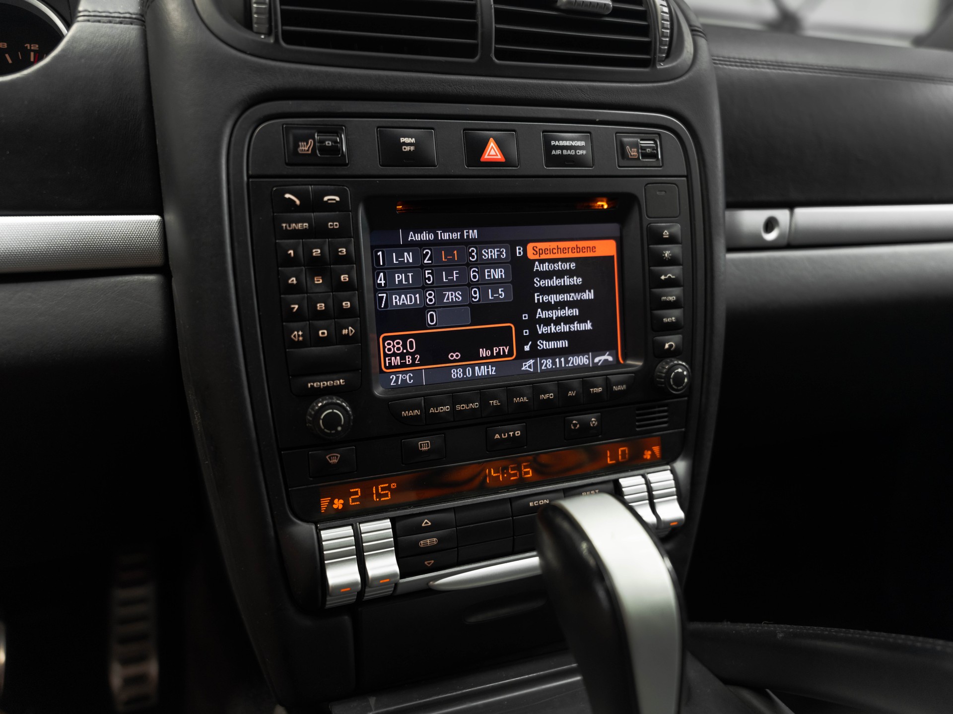 PORSCHE Cayenne S-image-23