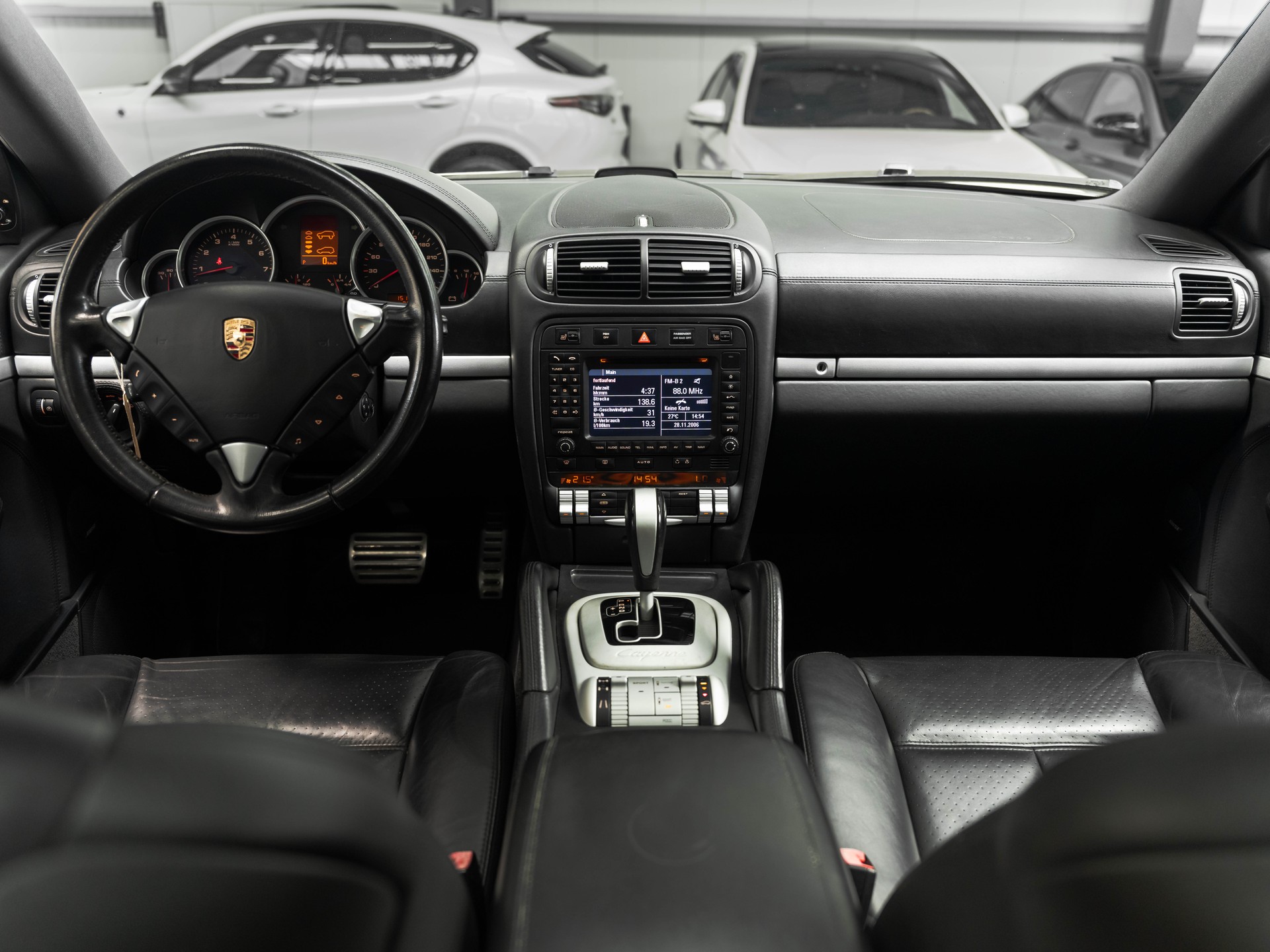 PORSCHE Cayenne S-image-12