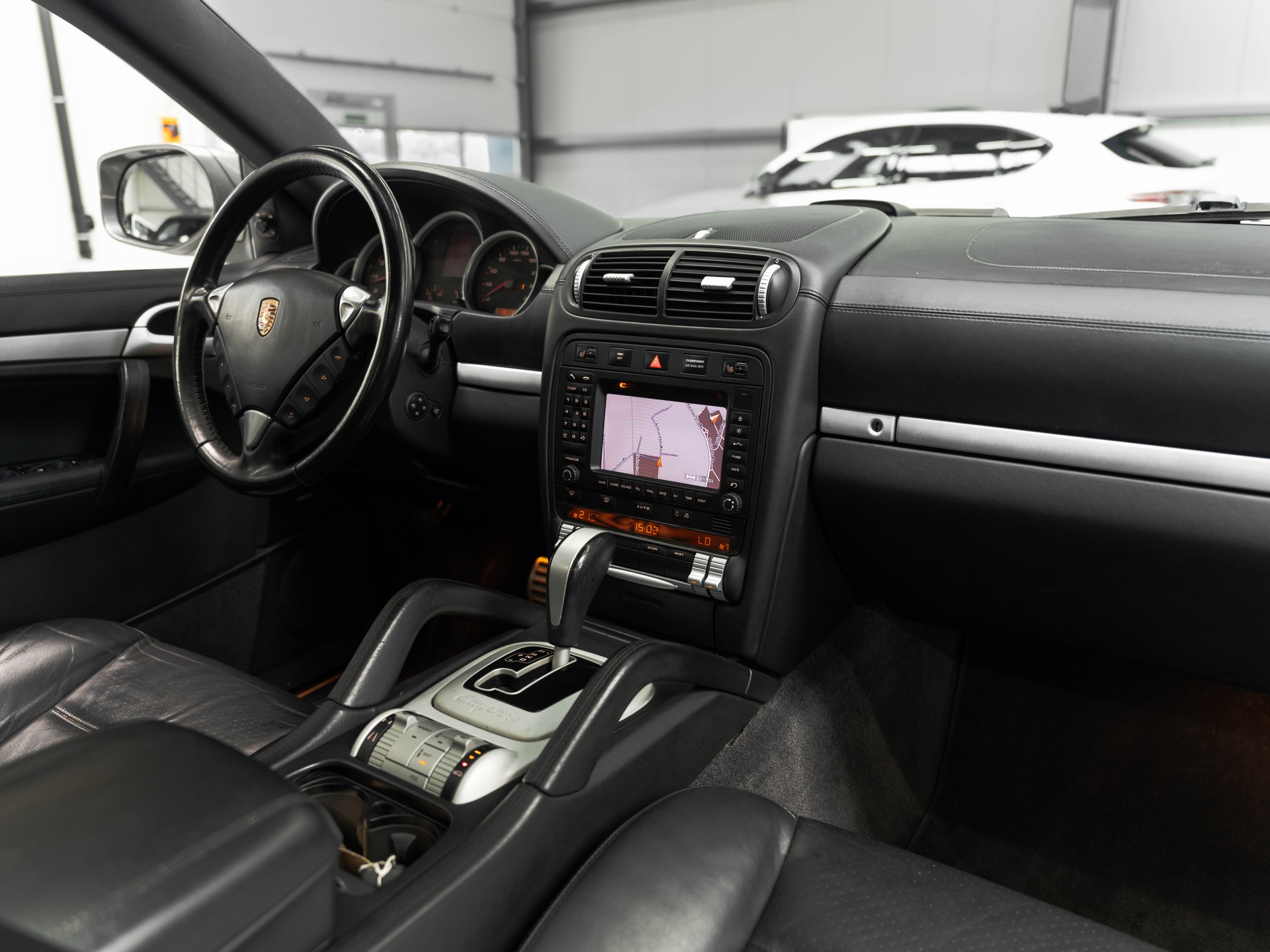 PORSCHE Cayenne S-image-26