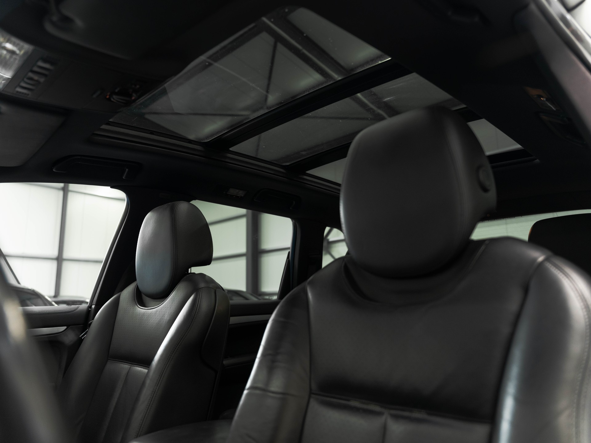 PORSCHE Cayenne S-image-9
