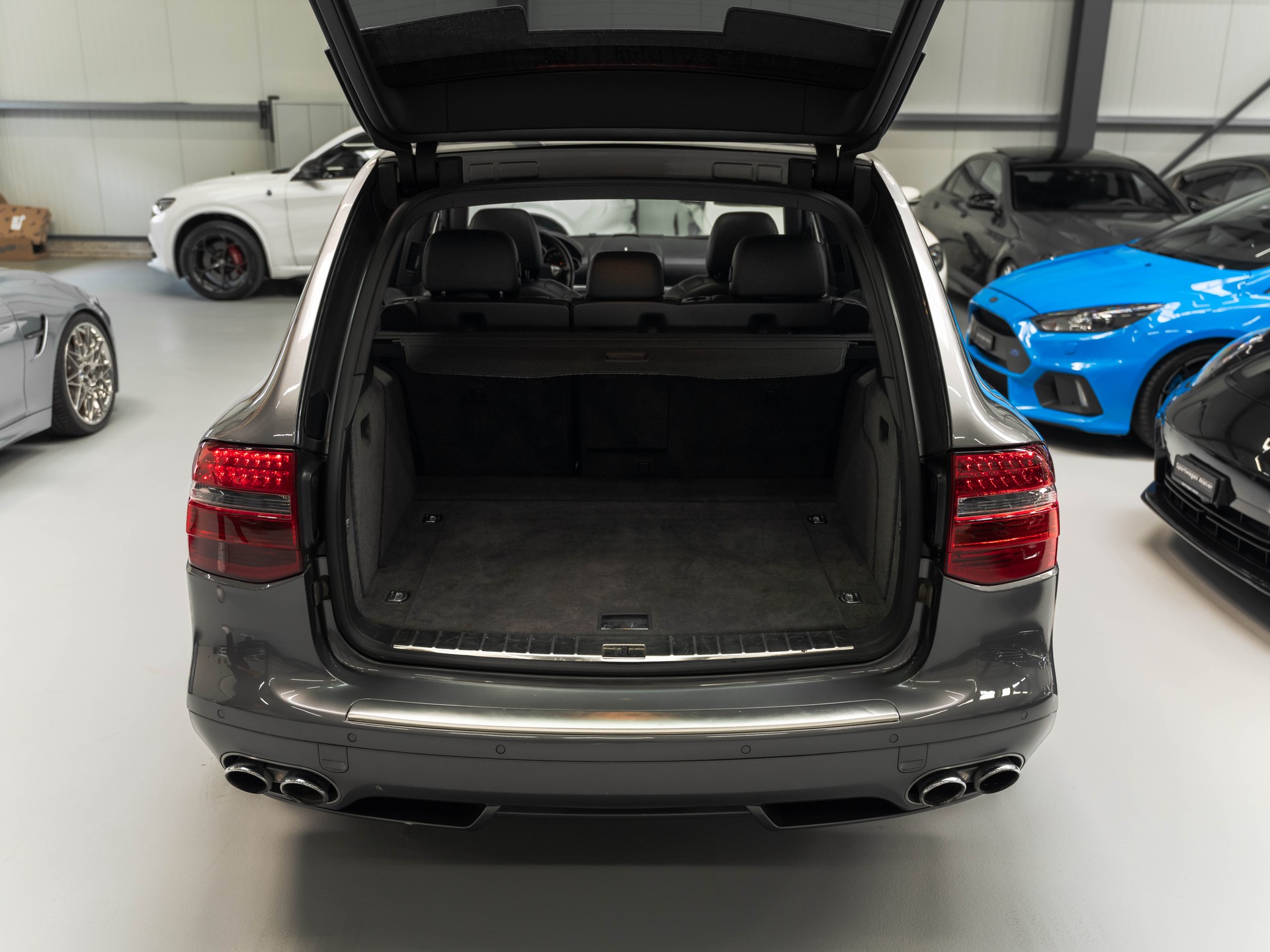PORSCHE Cayenne S-image-28