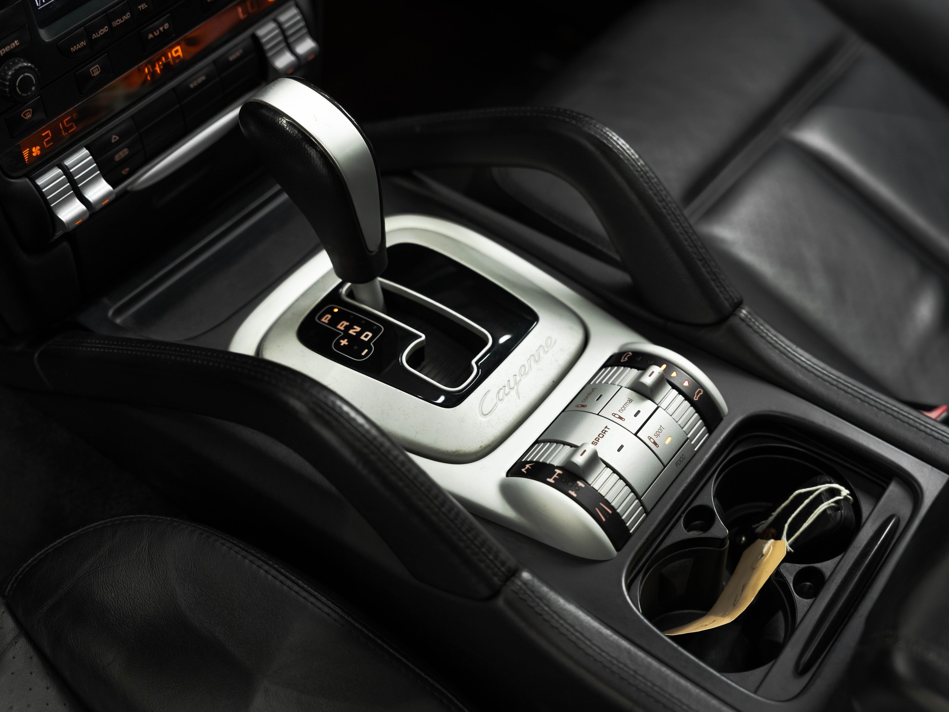 PORSCHE Cayenne S-image-24