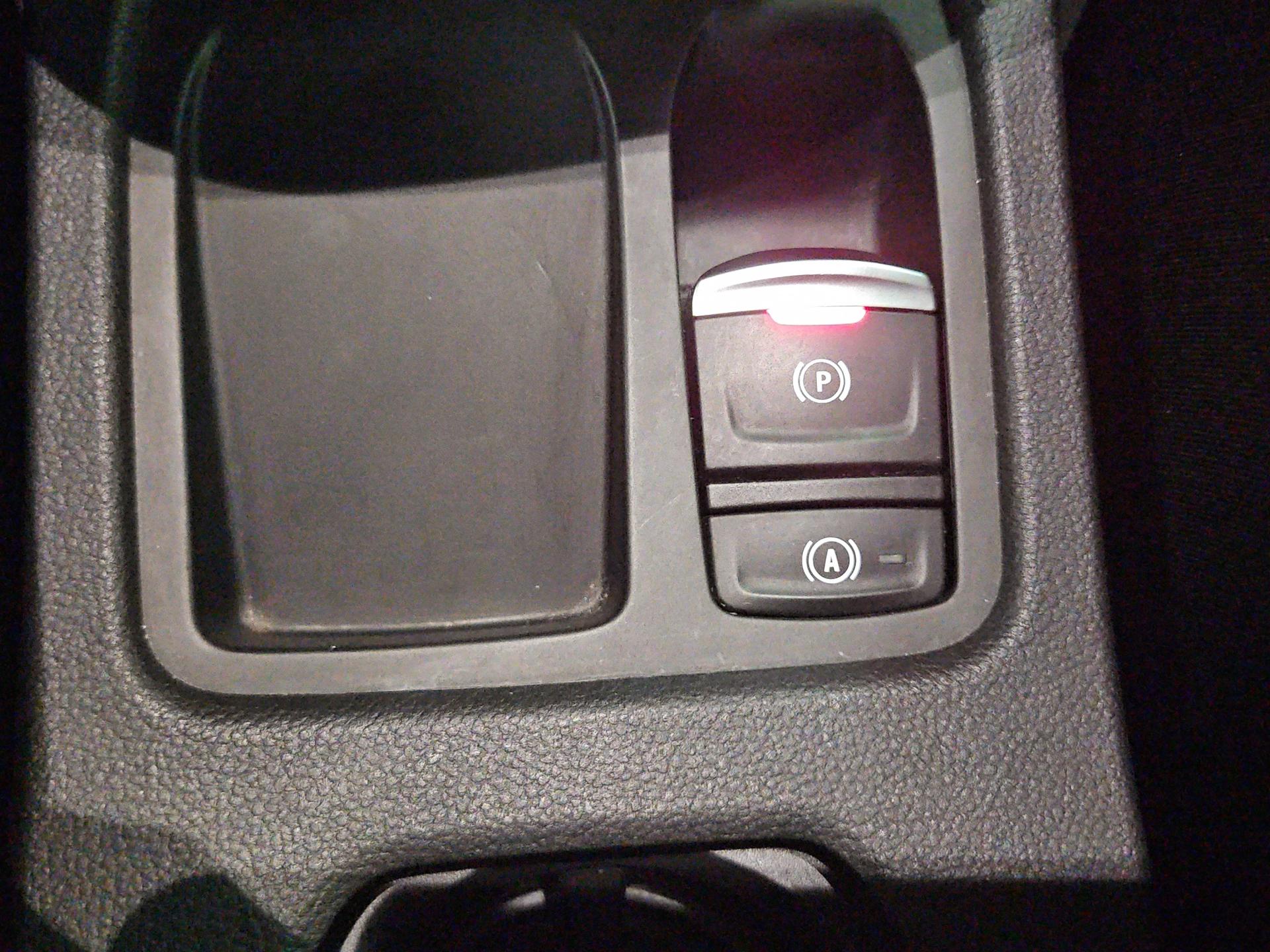RENAULT Clio 1.6 E-Tech Techno-image-21