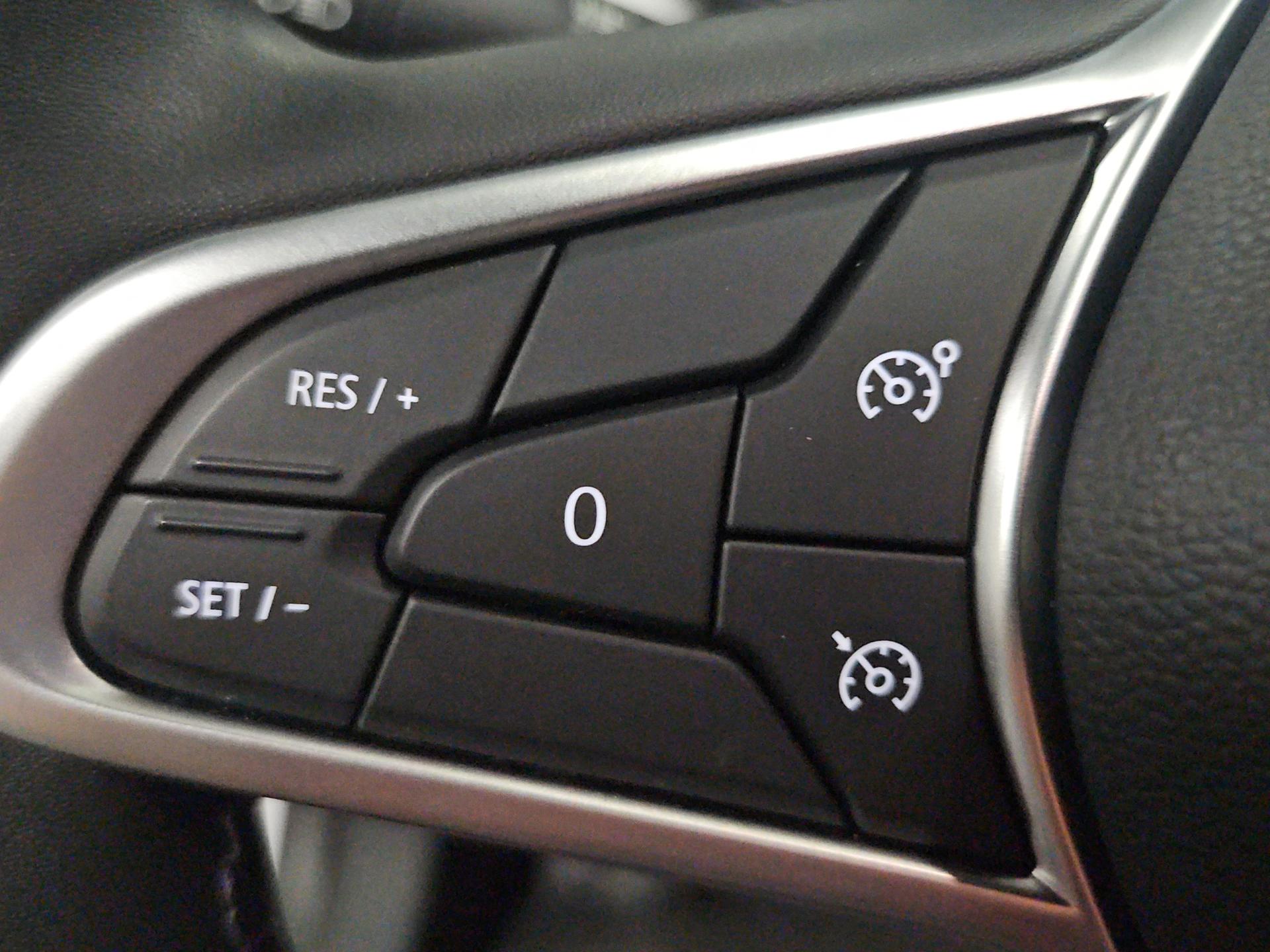 RENAULT Clio 1.6 E-Tech Techno-image-22