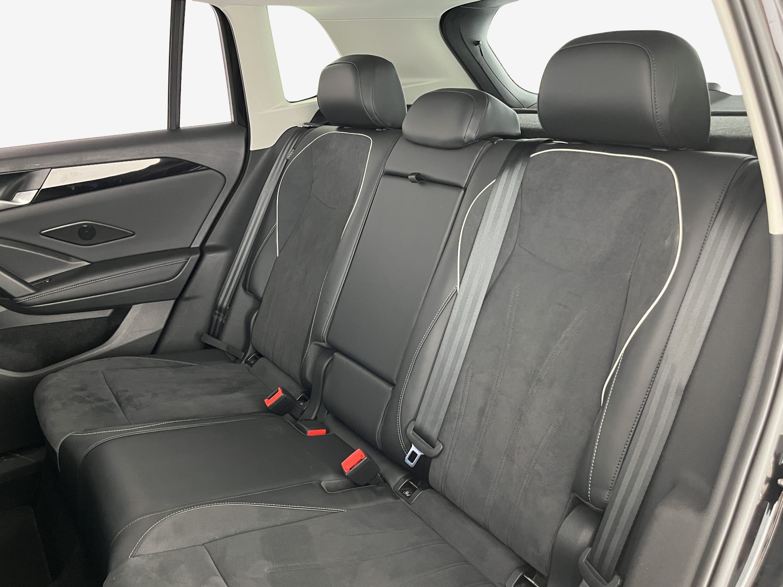 VW Tiguan 2.0 TSI DSG Elegance 4Motion-image-11