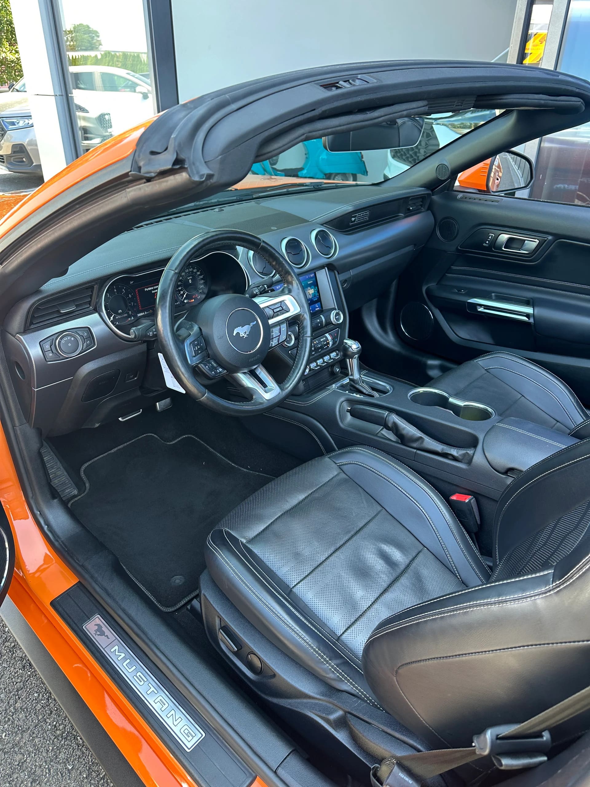 FORD Mustang Convertible 5.0 V8 GT-image-8