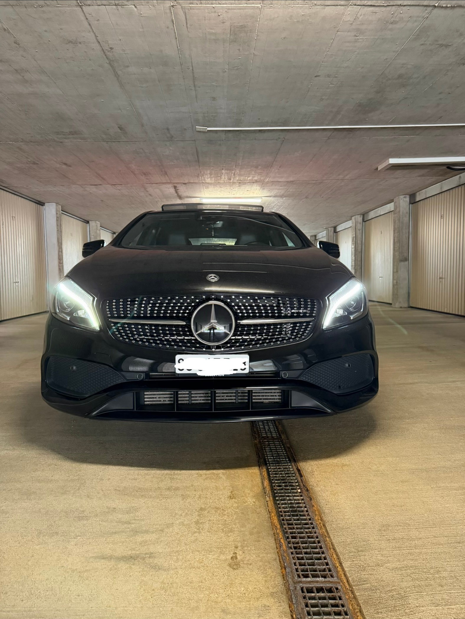 MERCEDES-BENZ A 220 4 Matic AMG Line-image-0