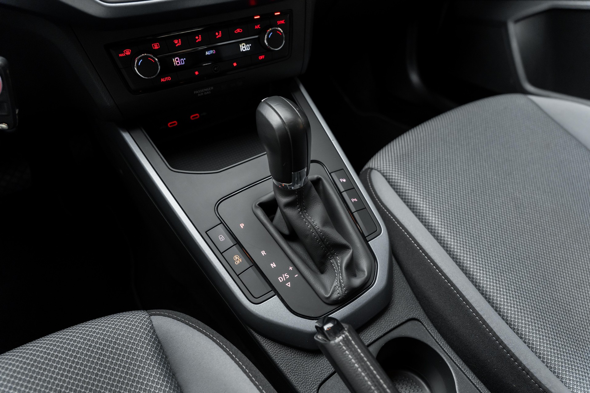 SEAT Arona 1.0 TSI Eco Style DSG-image-14