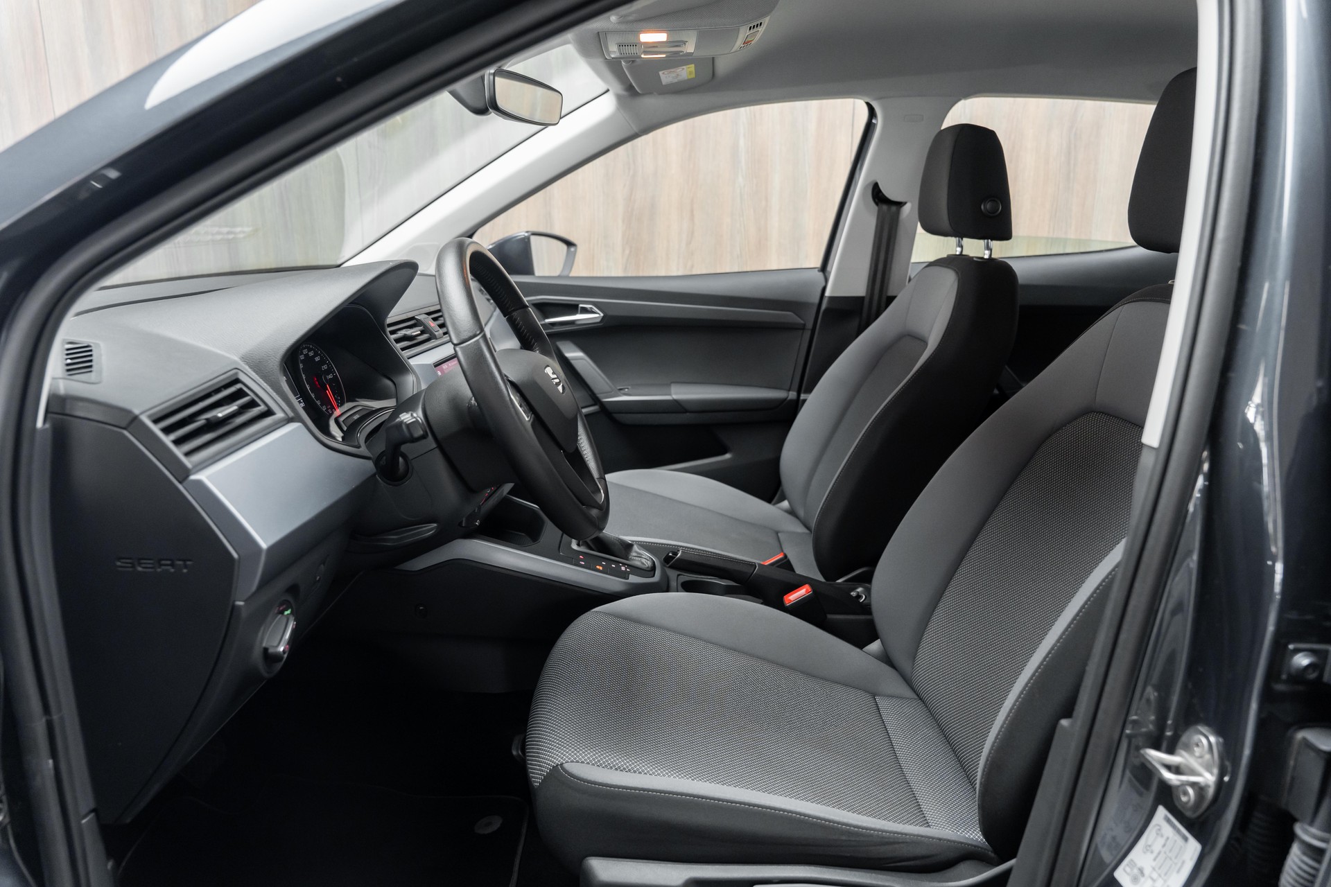 SEAT Arona 1.0 TSI Eco Style DSG-image-4