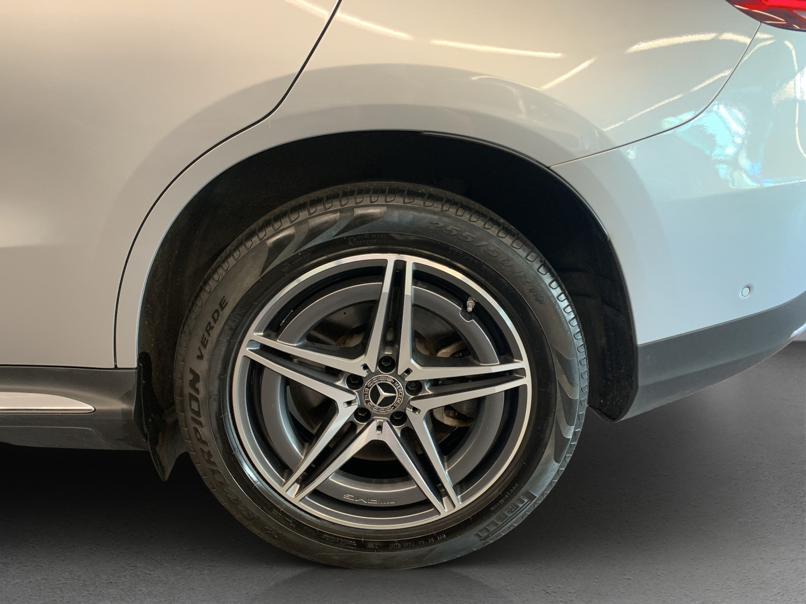 MERCEDES-BENZ EQC 400 AMG Line 4Matic-image-11