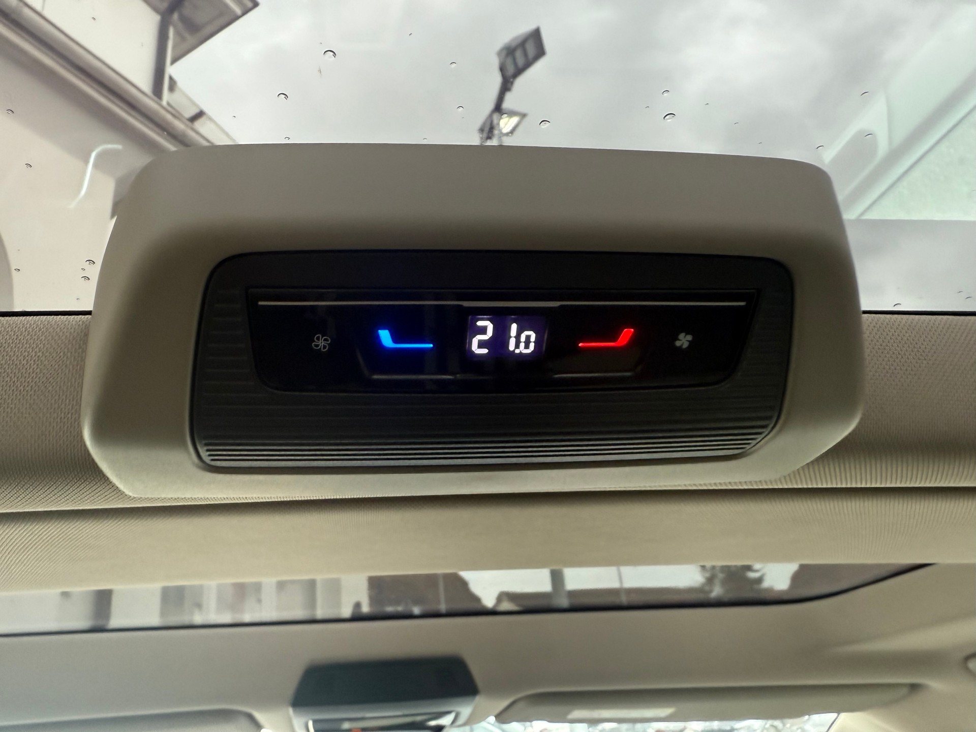VW Multivan kurz 2.0 TDI Style DSG-image-16