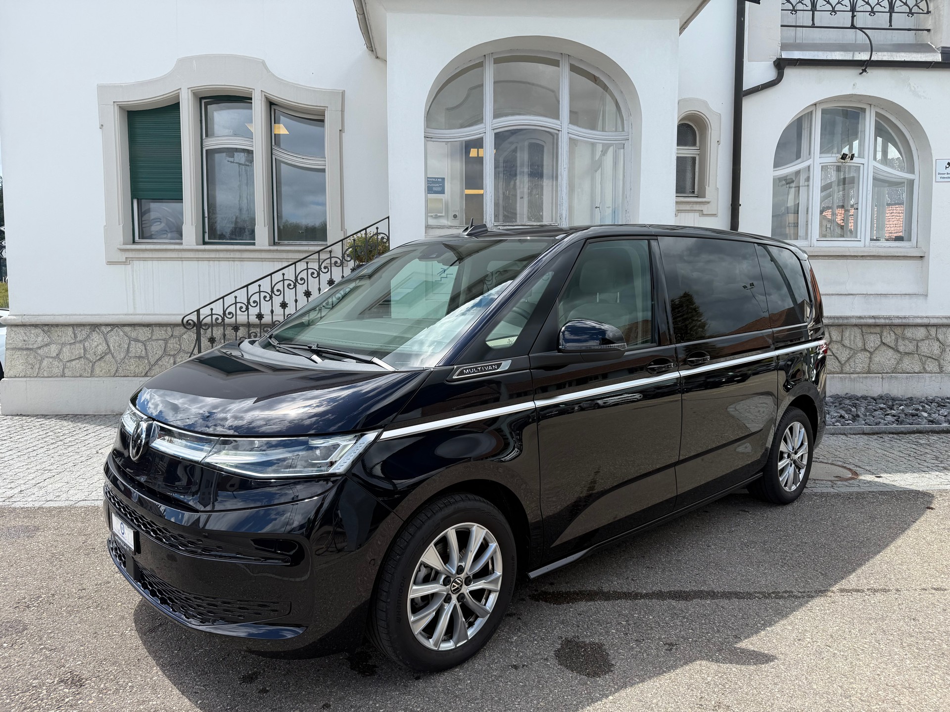 VW Multivan kurz 2.0 TDI Style DSG-image-0