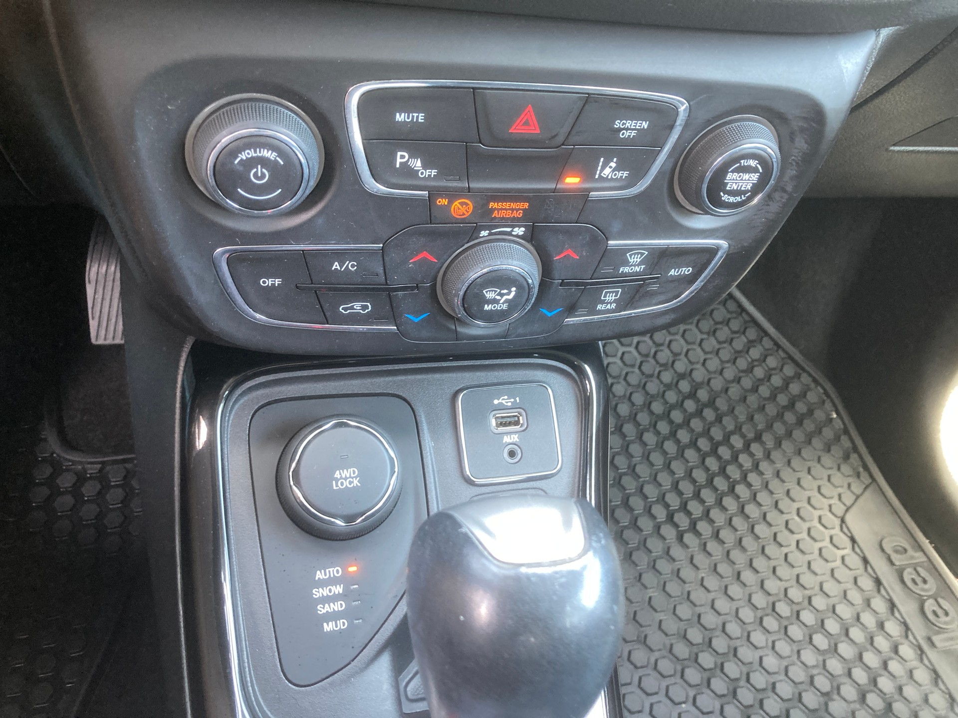 JEEP Compass 2.0CRD Night Eagle AWD 9ATX-image-11