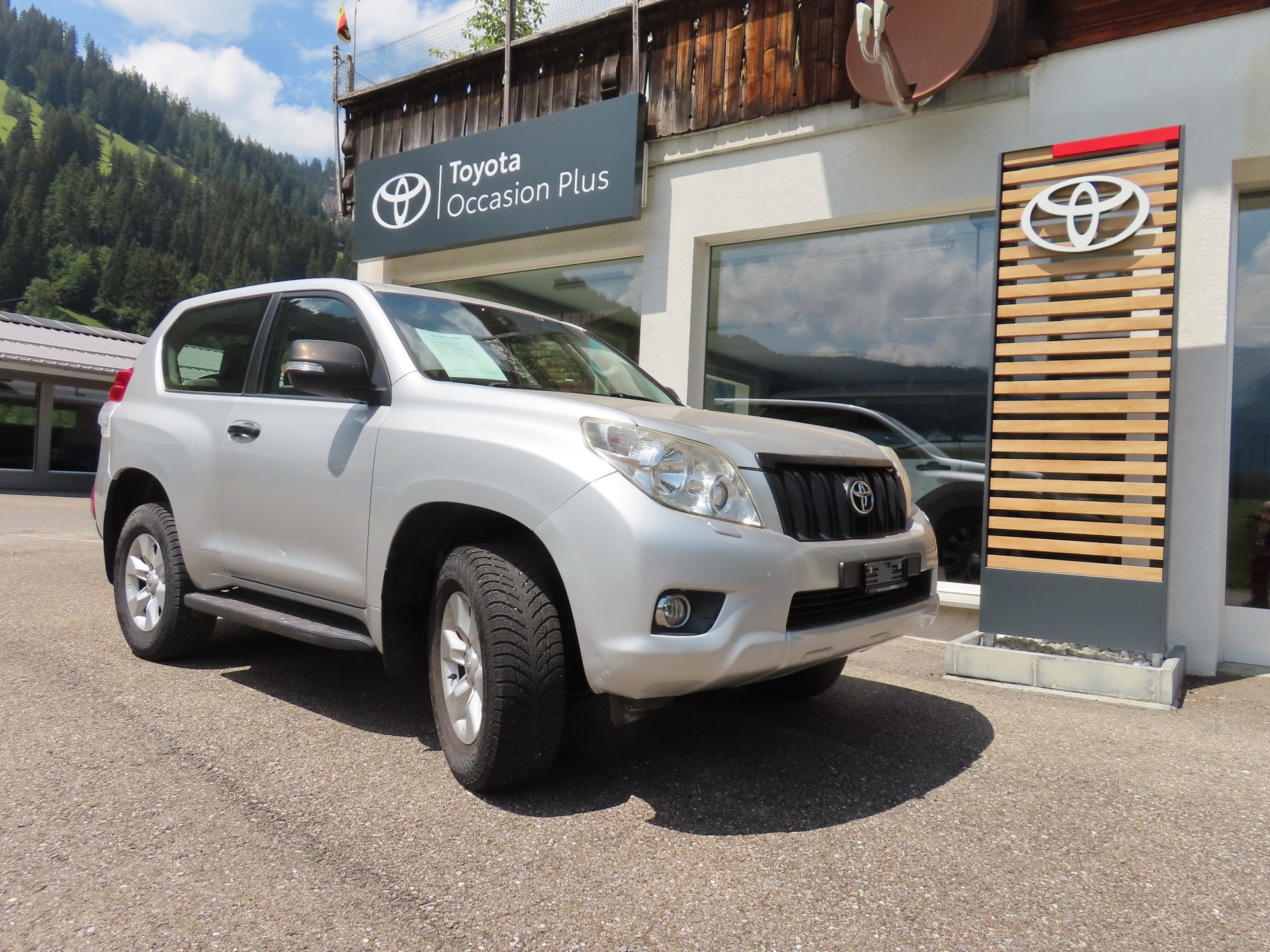 TOYOTA Land Cruiser 3.0 TD Linea Luna Automatic-image-0