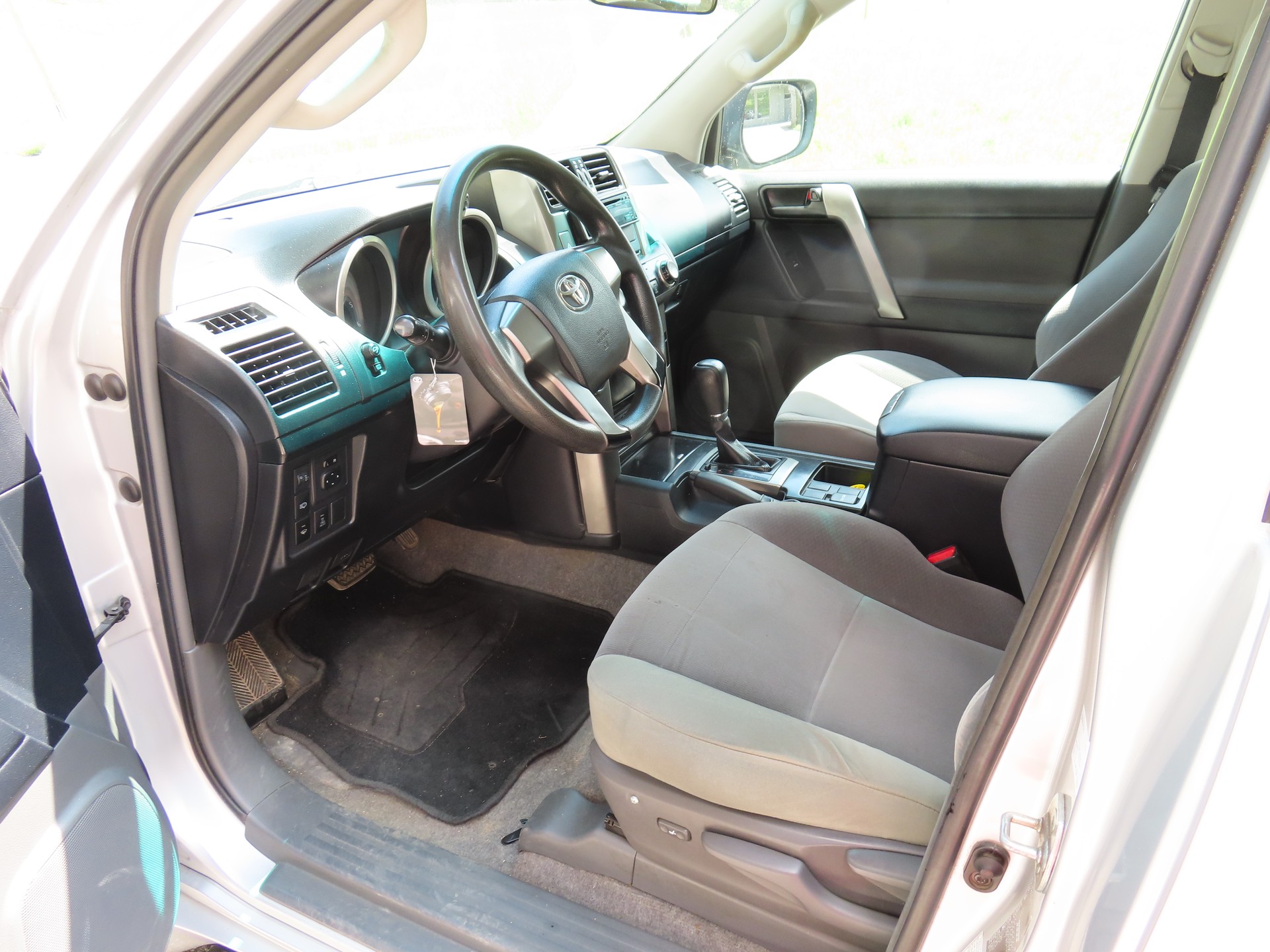 TOYOTA Land Cruiser 3.0 TD Linea Luna Automatic-image-5