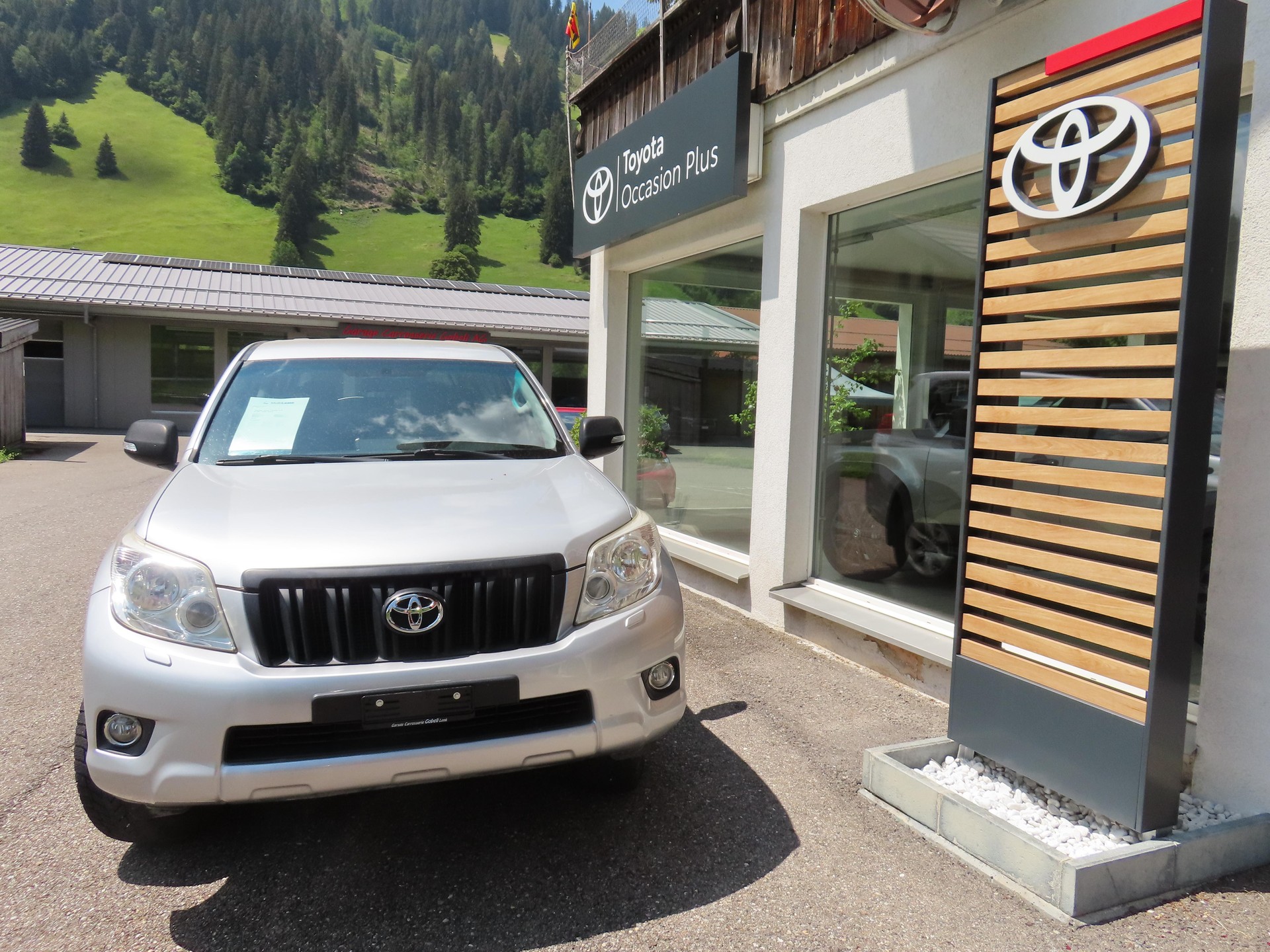 TOYOTA Land Cruiser 3.0 D-4D Linea Luna-image-1