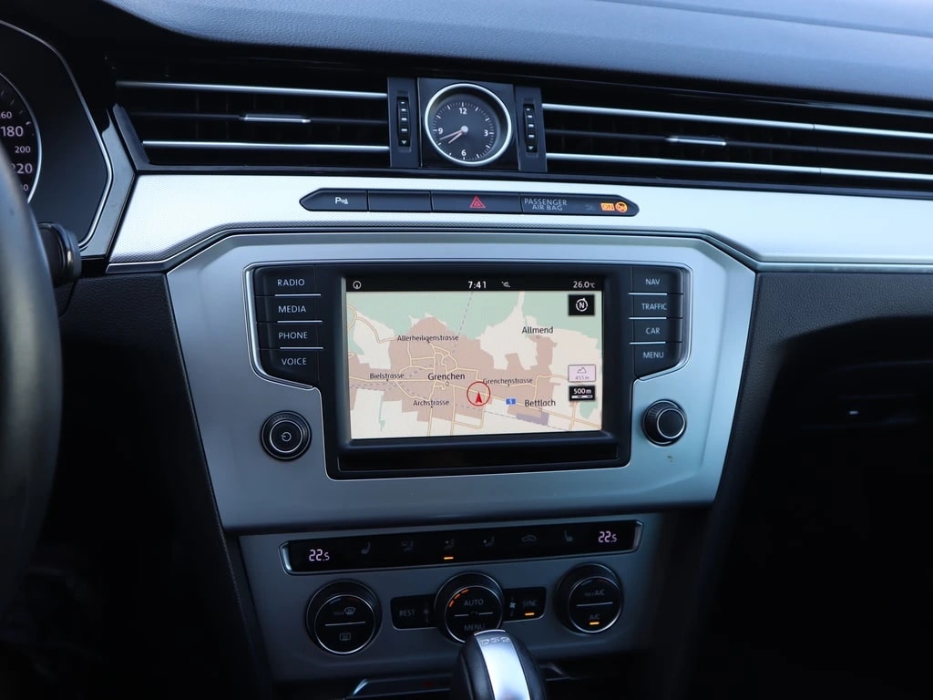 VW Passat Variant 2.0 TDI BMT Highline DSG 4Motion ** Voll-Leder ** Gr.Navi ** PDC ** Abstandsregelsysteme ** Ab MFK & Service-image-9