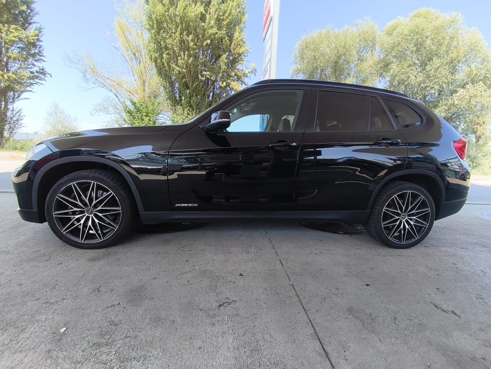 BMW X1 xDrive 20i xLine Steptronic-image-12