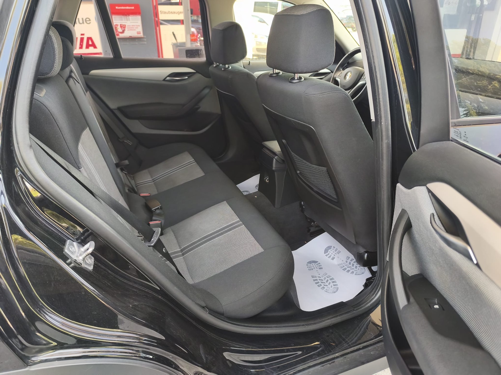 BMW X1 xDrive 20i xLine Steptronic-image-19