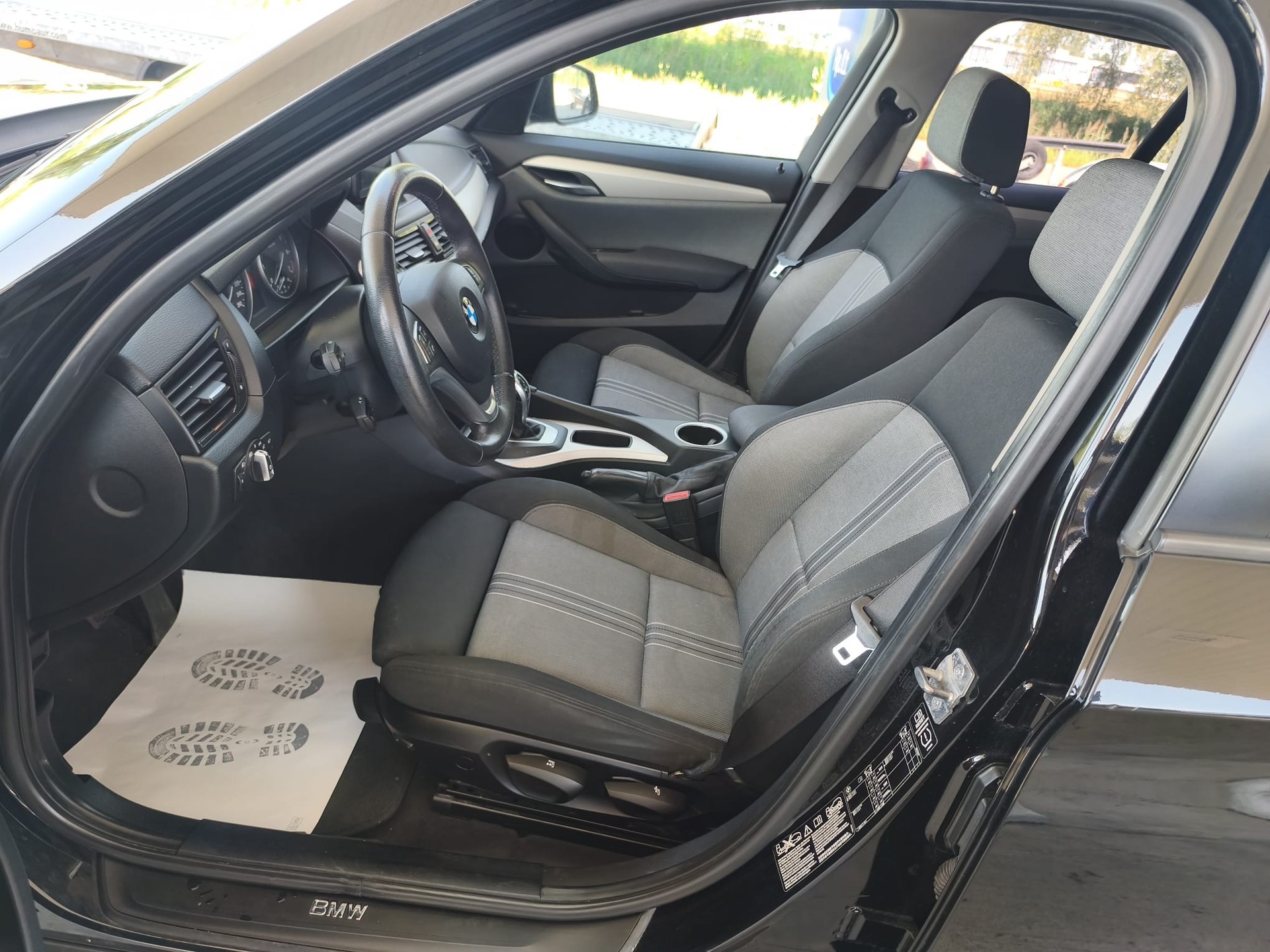 BMW X1 xDrive 20i xLine Steptronic-image-11