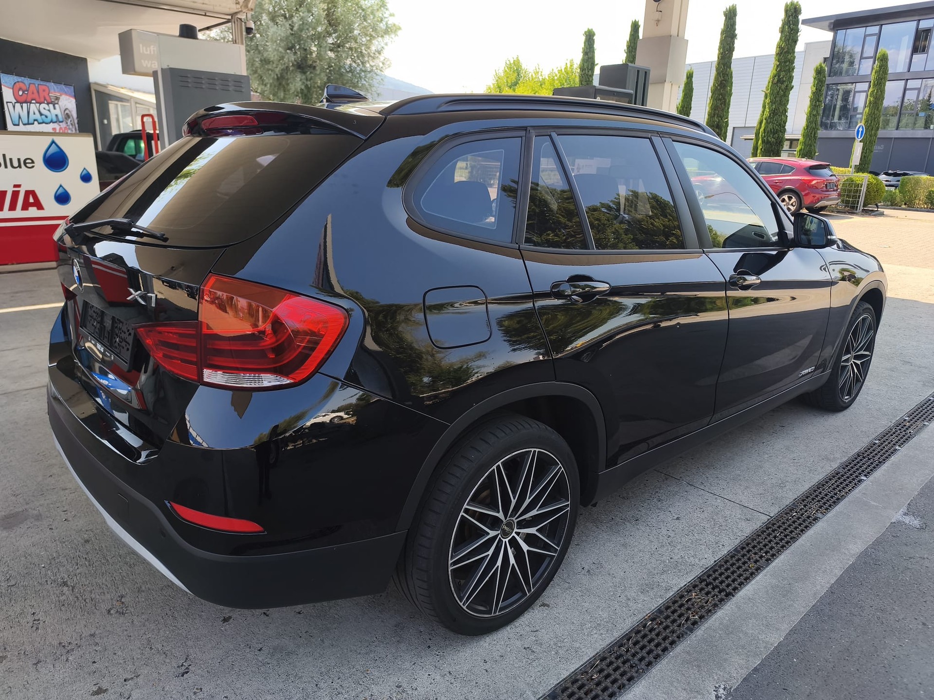 BMW X1 xDrive 20i xLine Steptronic-image-4