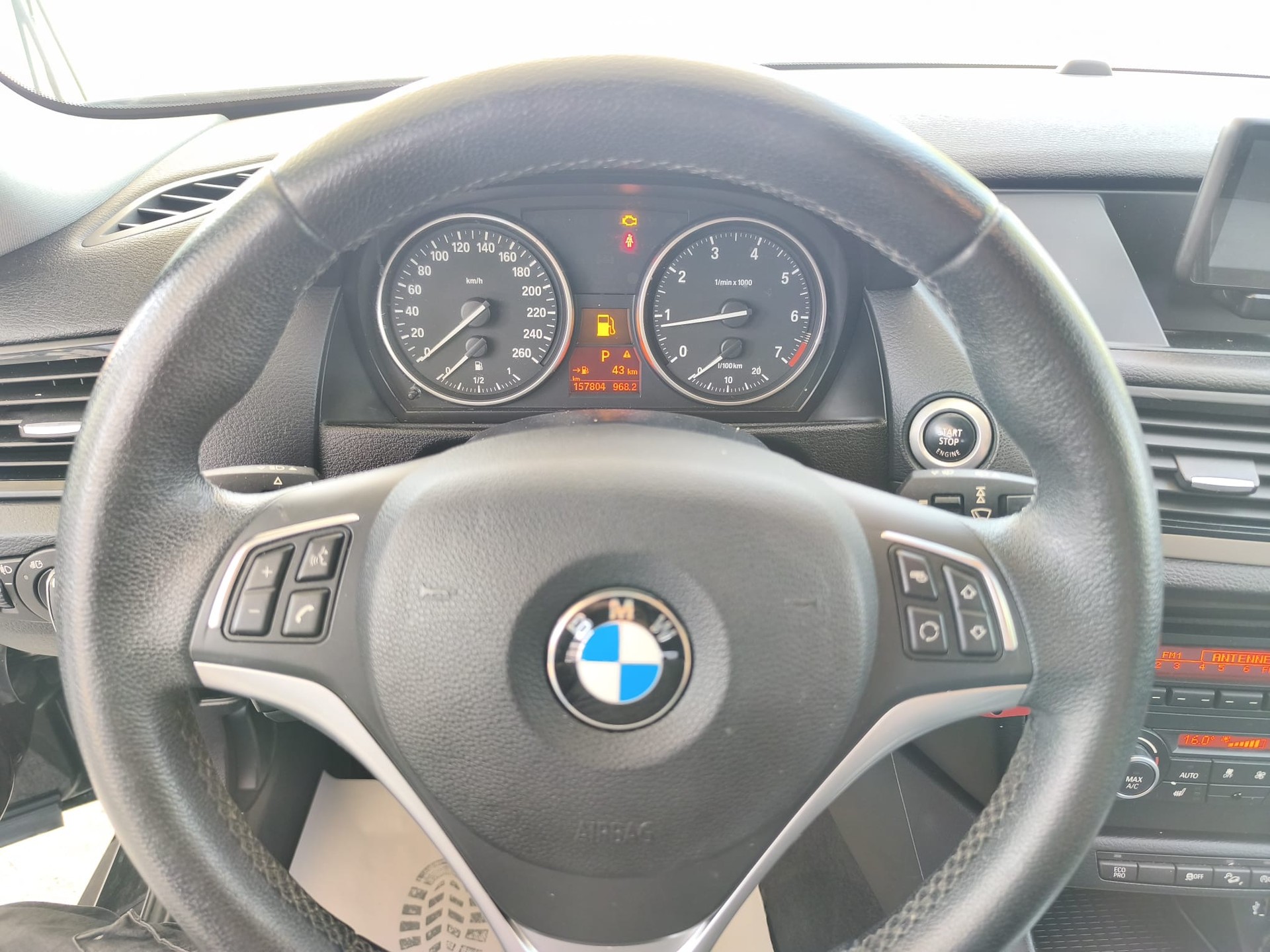 BMW X1 xDrive 20i xLine Steptronic-image-17