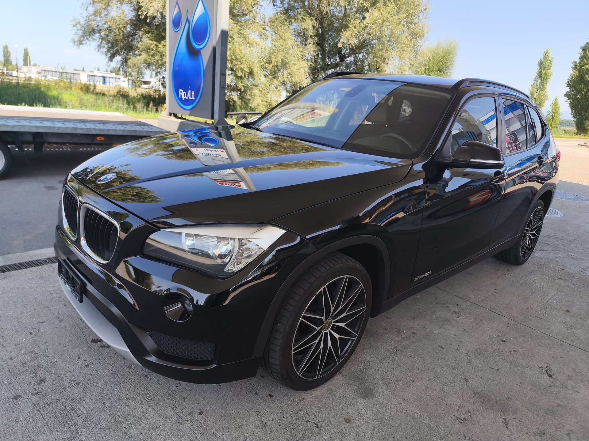 BMW X1 xDrive 20i xLine Steptronic-image-1