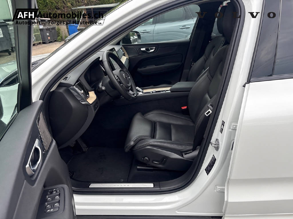 VOLVO XC60 2.0 T6 TE Plus Dark eAWD-image-8