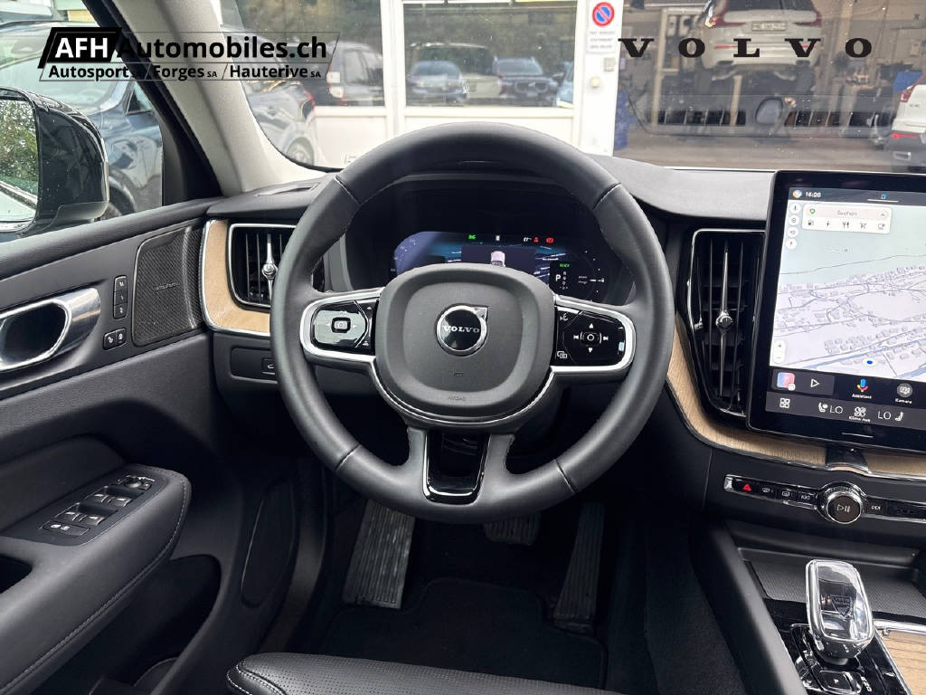 VOLVO XC60 2.0 T6 TE Plus Dark eAWD-image-15