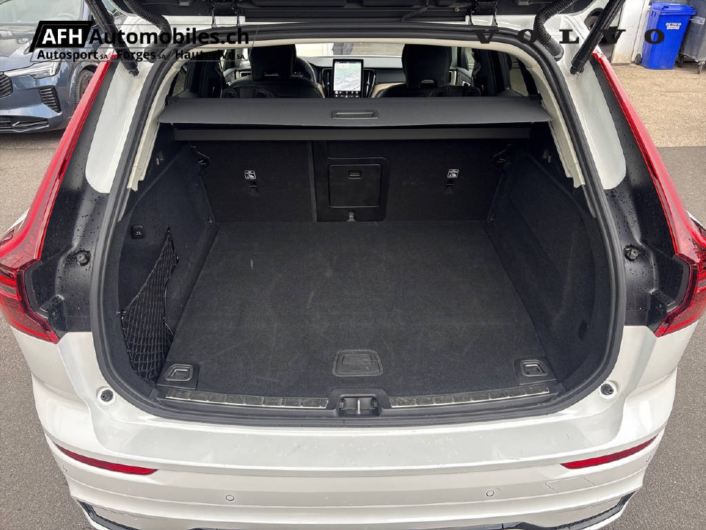 VOLVO XC60 2.0 T6 TE Plus Dark eAWD-image-13