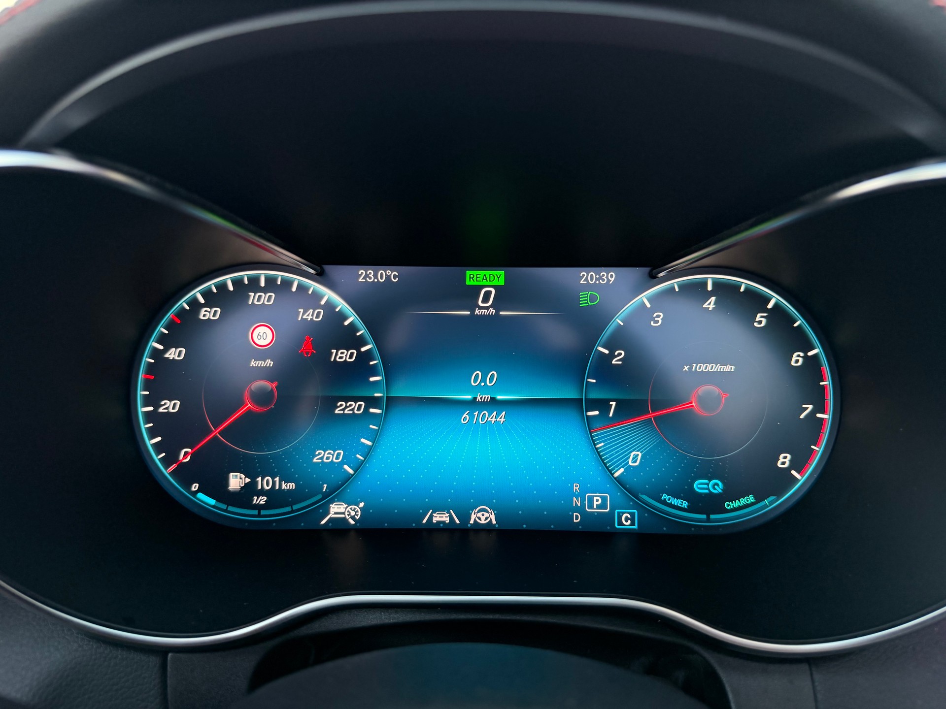 MERCEDES-BENZ C 200 AMG Line + Premium + Cabriolet 4Matic 9G-Tronic-image-19