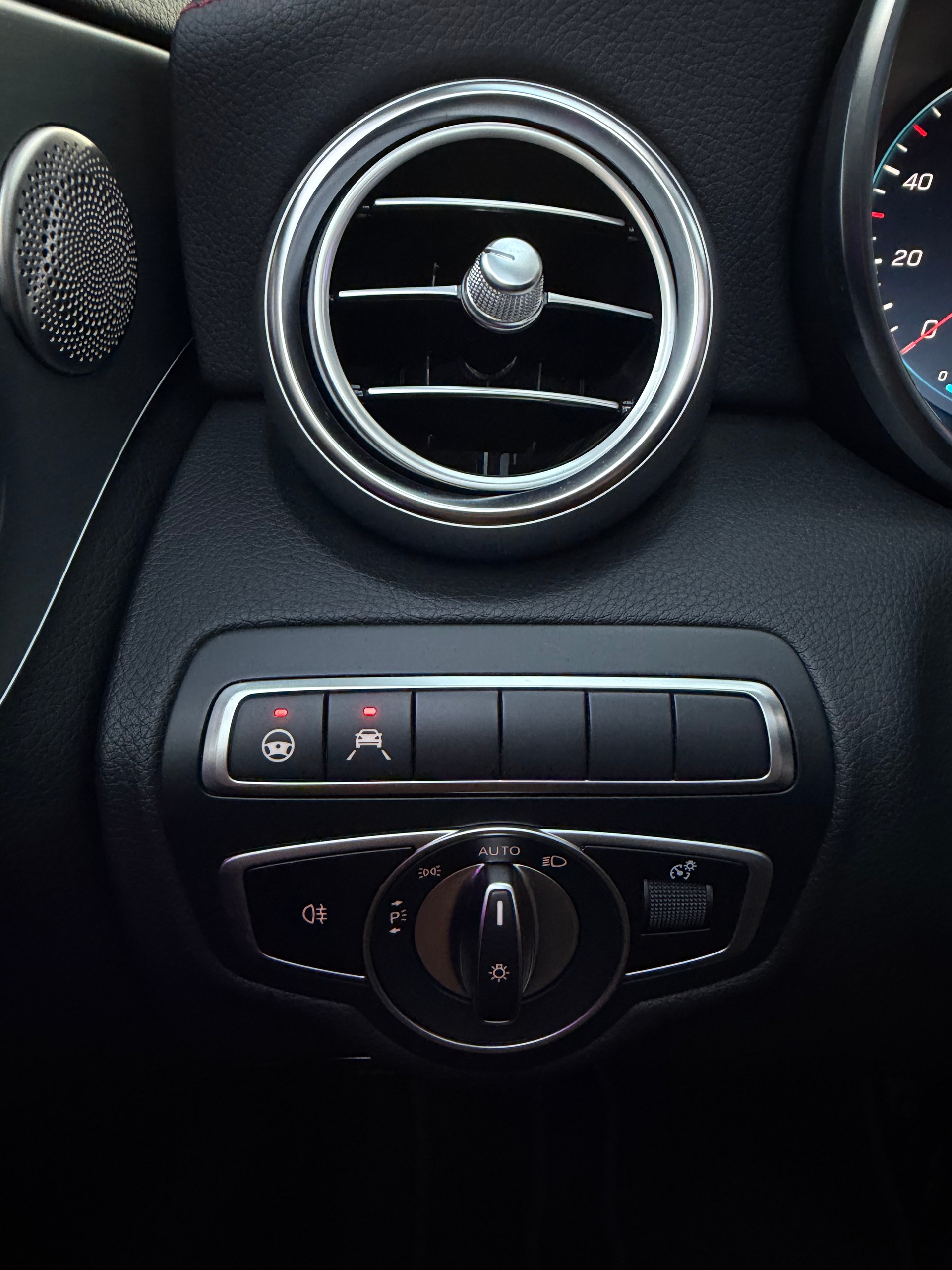 MERCEDES-BENZ C 200 AMG Line + Premium + Cabriolet 4Matic 9G-Tronic-image-22