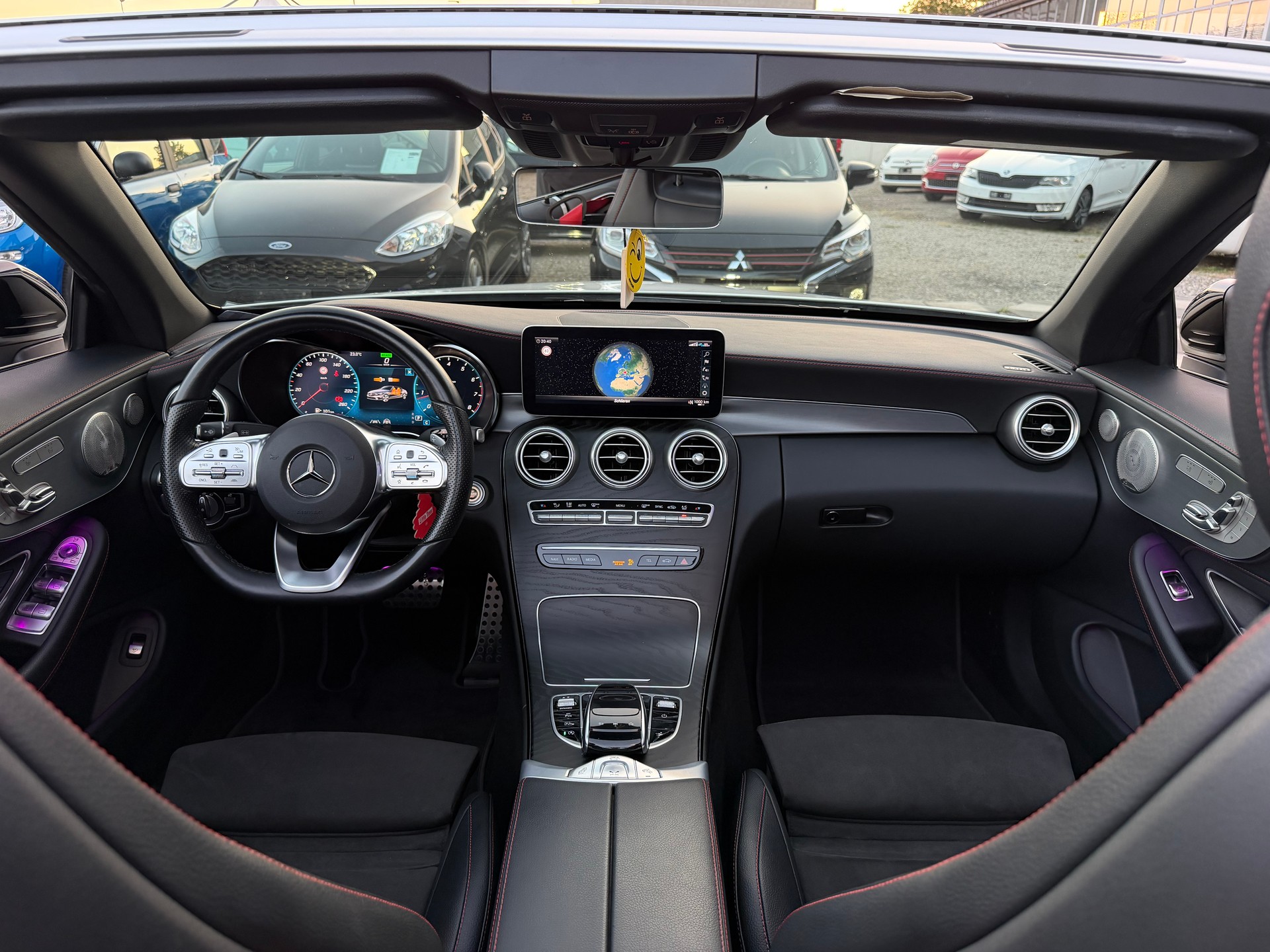 MERCEDES-BENZ C 200 AMG Line + Premium + Cabriolet 4Matic 9G-Tronic-image-13