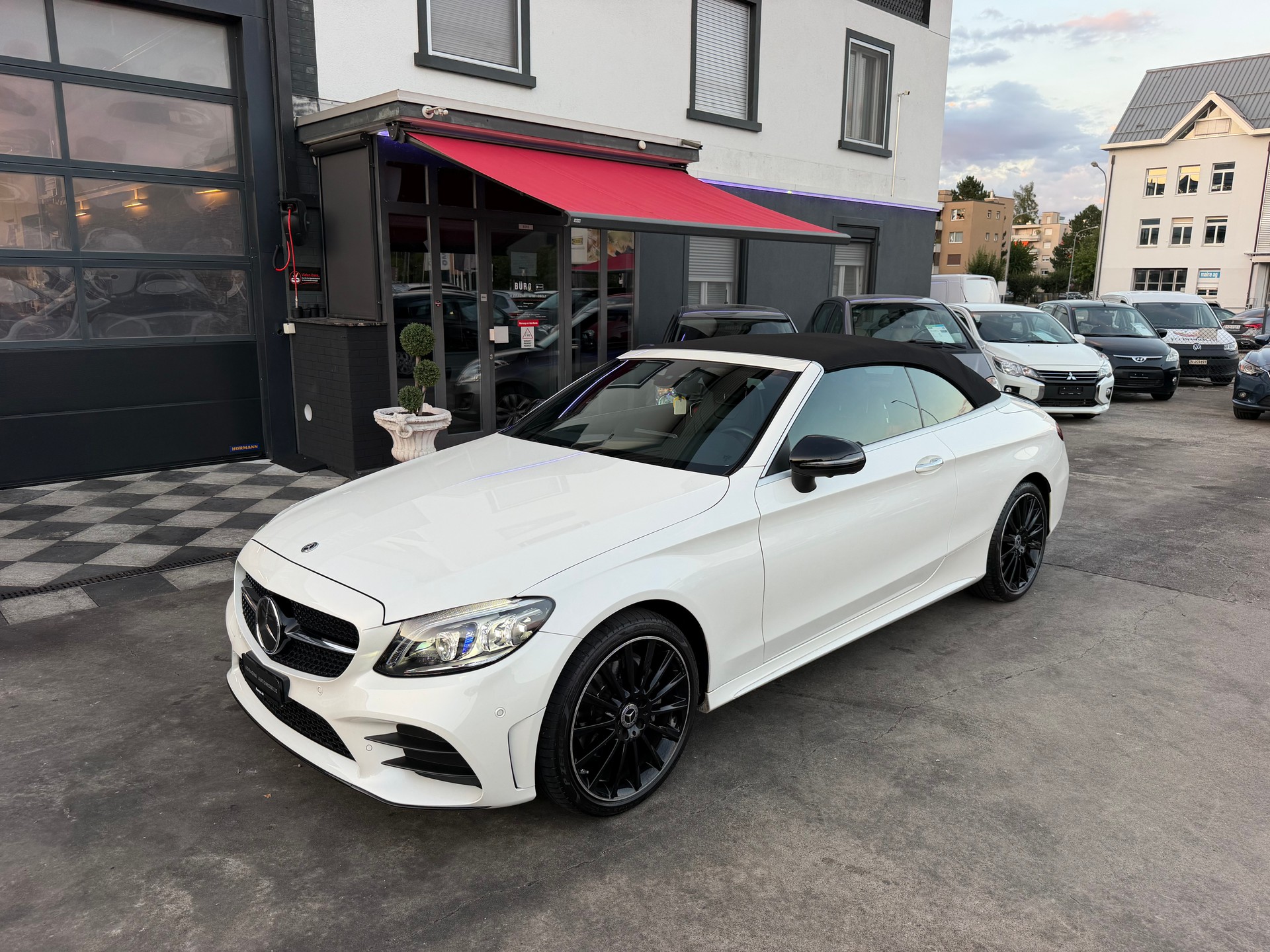 MERCEDES-BENZ C 200 AMG Line + Premium + Cabriolet 4Matic 9G-Tronic-image-24