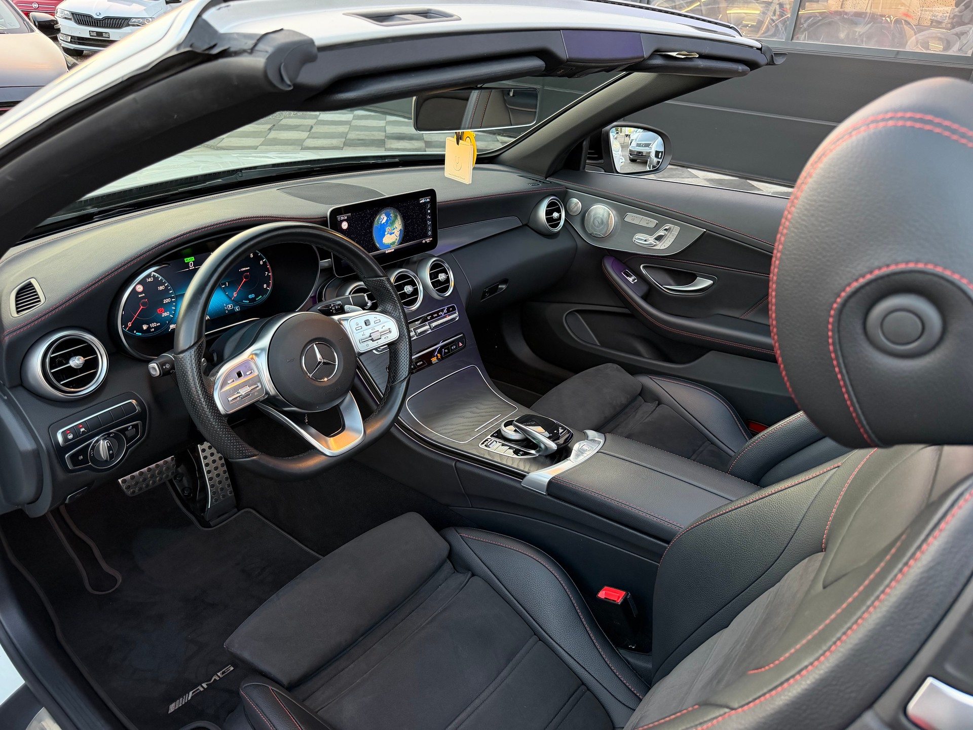 MERCEDES-BENZ C 200 AMG Line + Premium + Cabriolet 4Matic 9G-Tronic-image-9