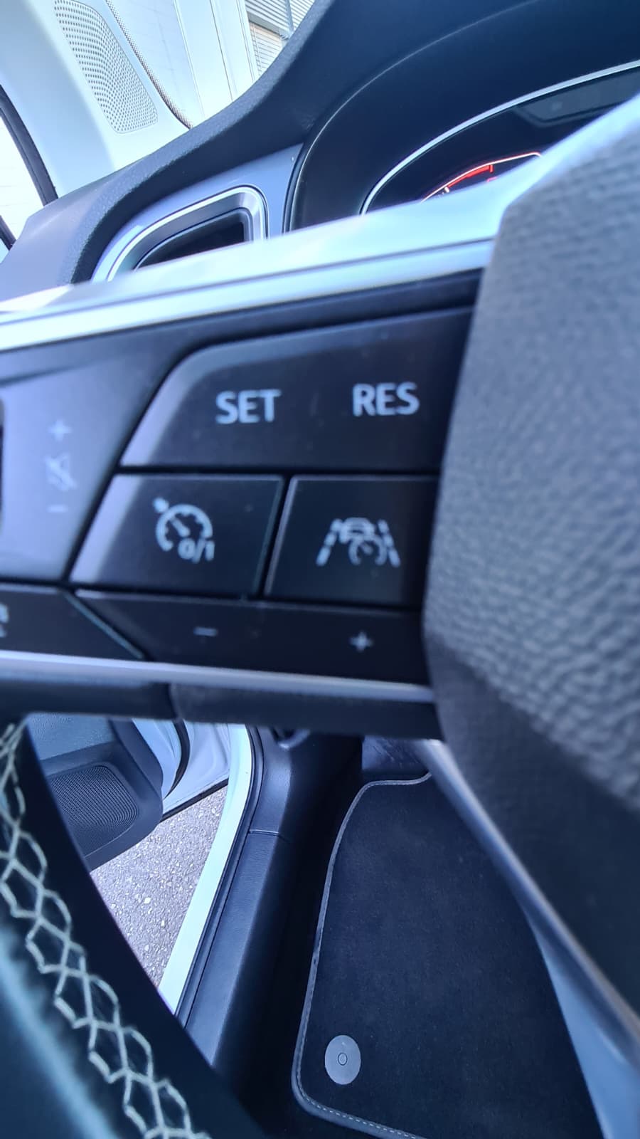 SEAT Ateca 2.0 TDI CR Style 4Drive DSG ** Gr-Navi ** RF-Kamera ** Virtual Cockpit ** Neues Modell **-image-8