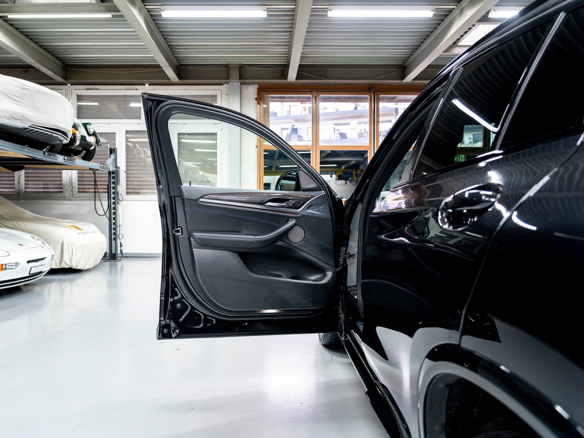 BMW X4 xDrive 48V M40d Steptronic-image-18