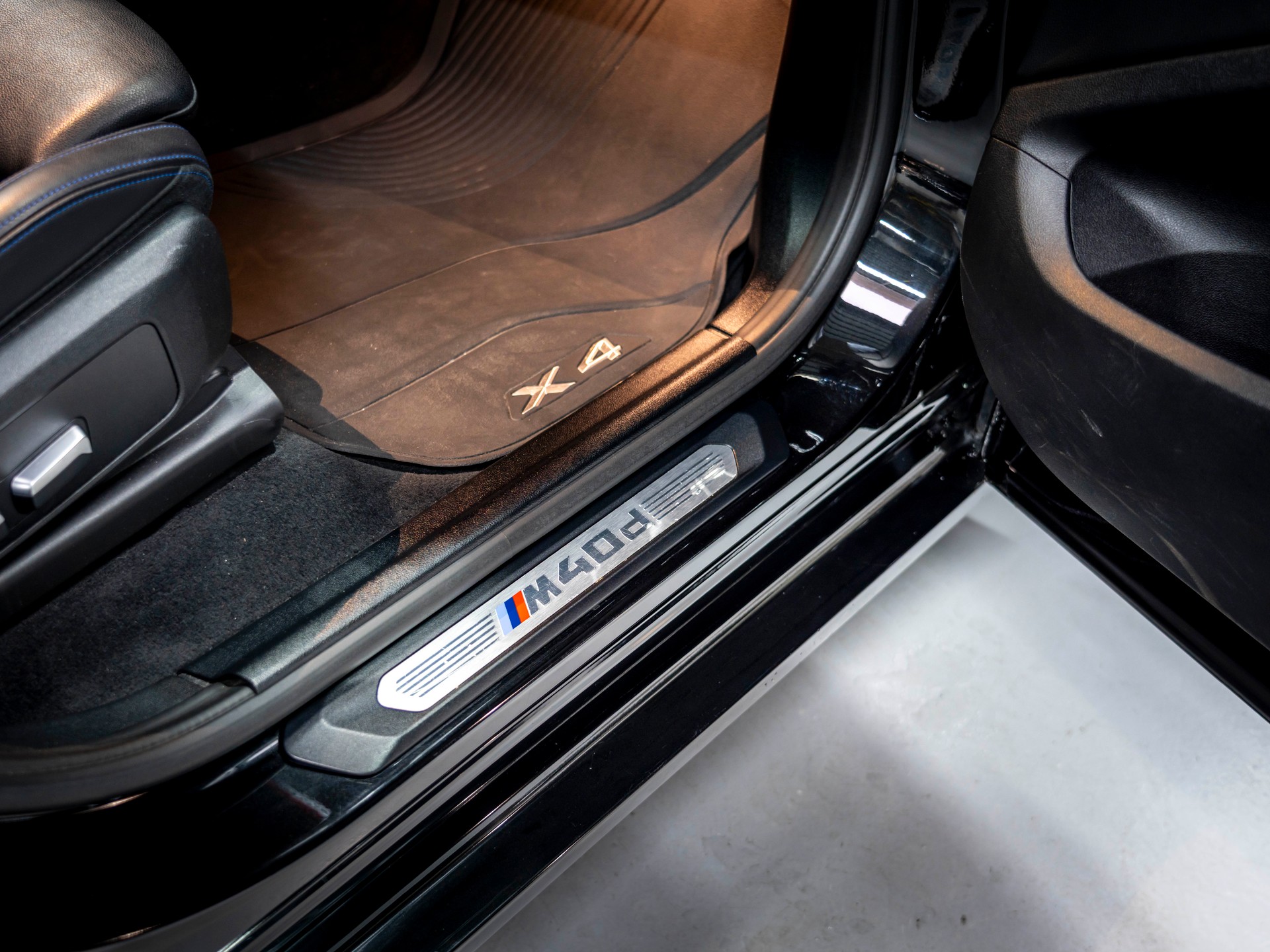 BMW X4 xDrive 48V M40d Steptronic-image-22