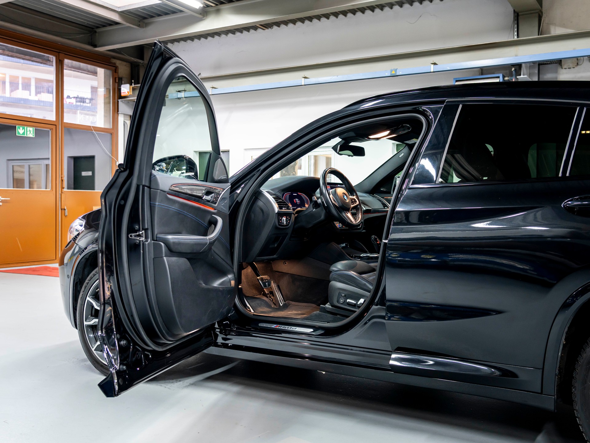 BMW X4 xDrive 48V M40d Steptronic-image-14