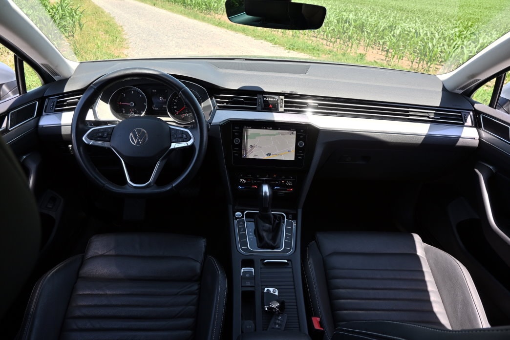 VW Passat Variant 2.0 TDI Business DSG-image-6