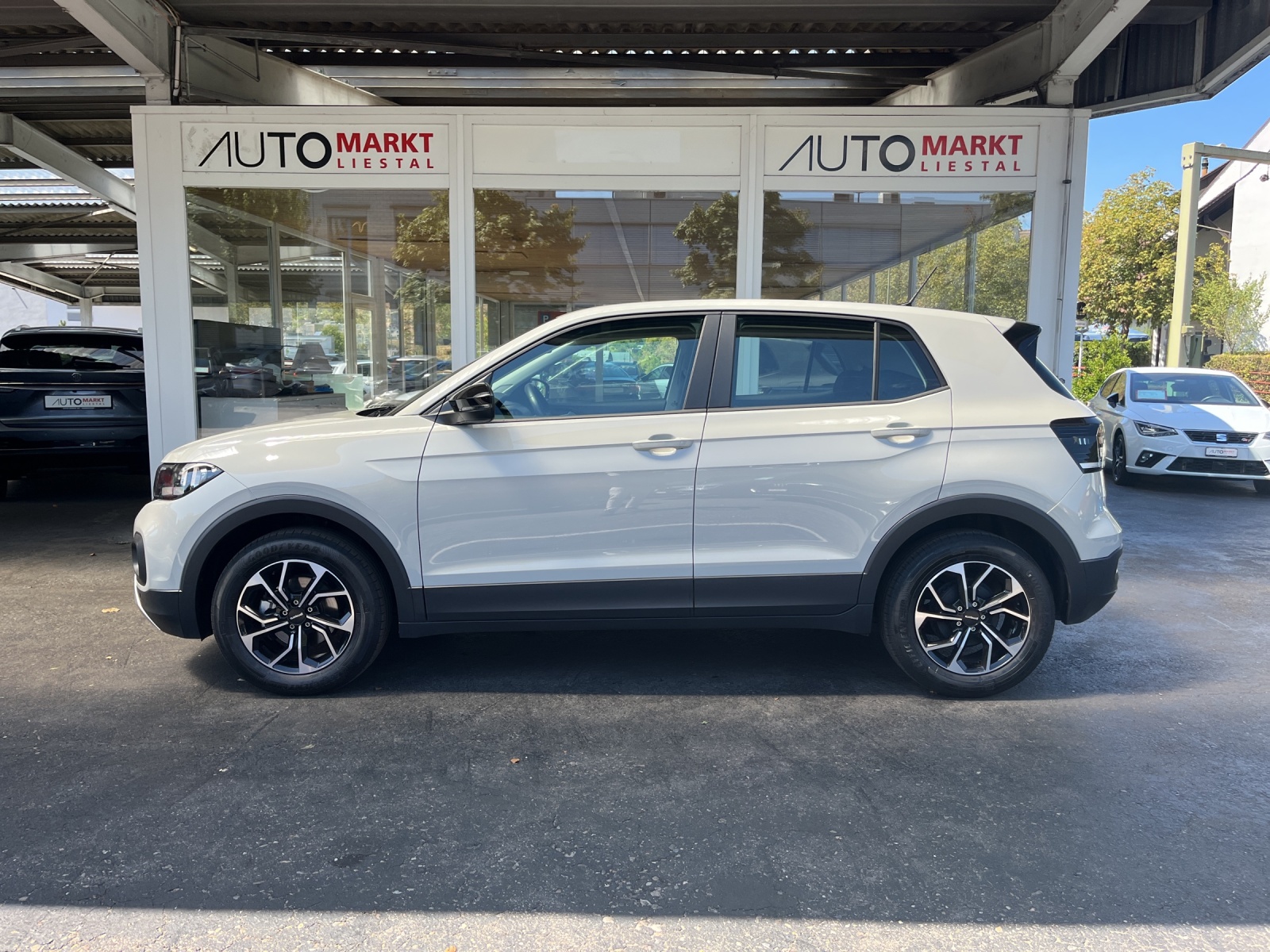 VW T-Cross 1.0 TSI Life-image-1