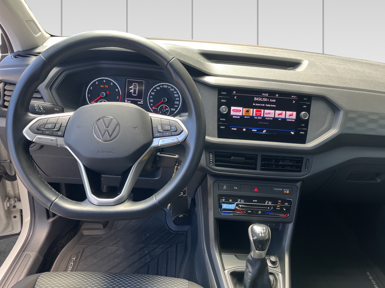 VW T-Cross 1.0 TSI Life-image-7