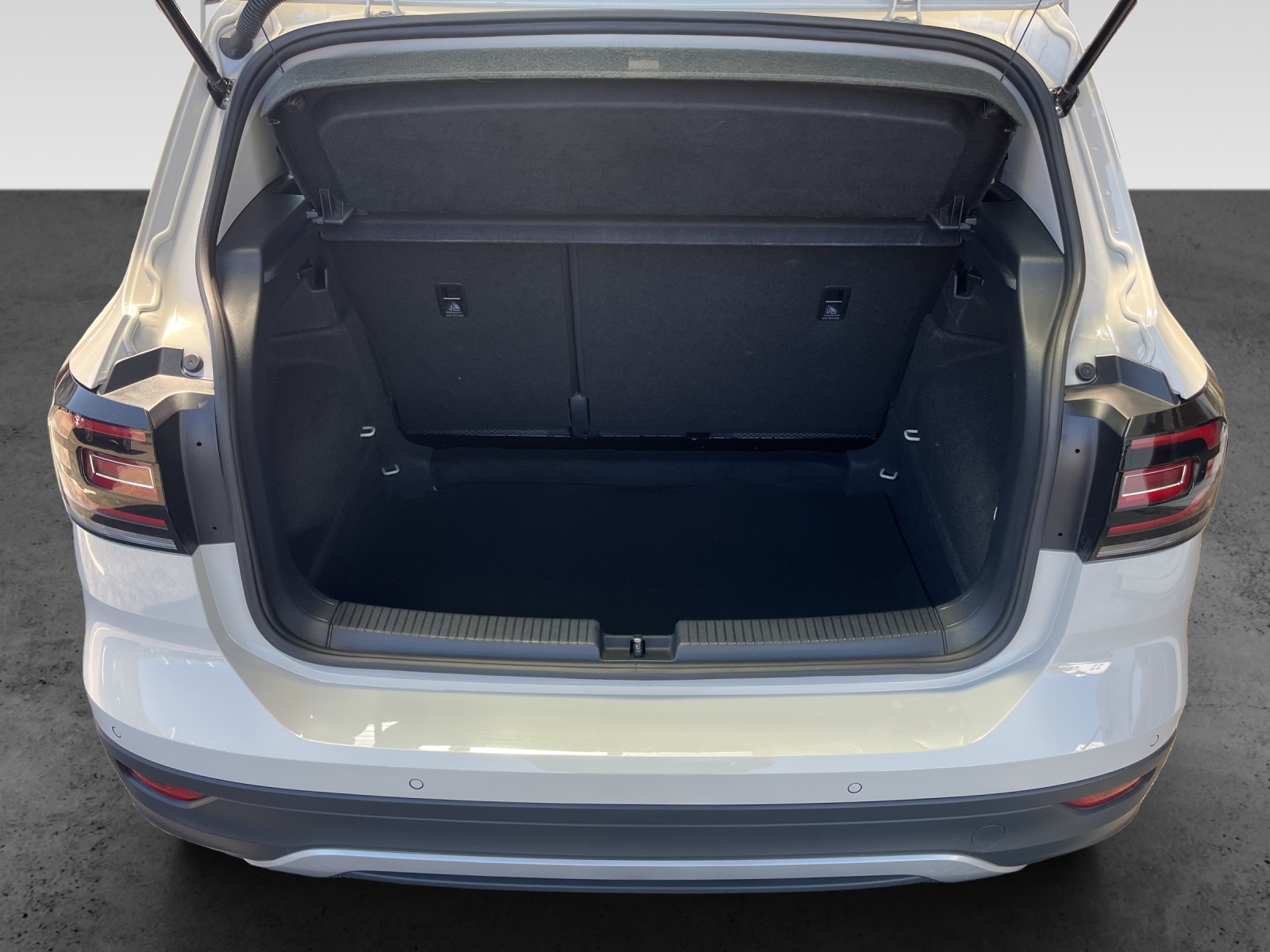 VW T-Cross 1.0 TSI Life-image-11