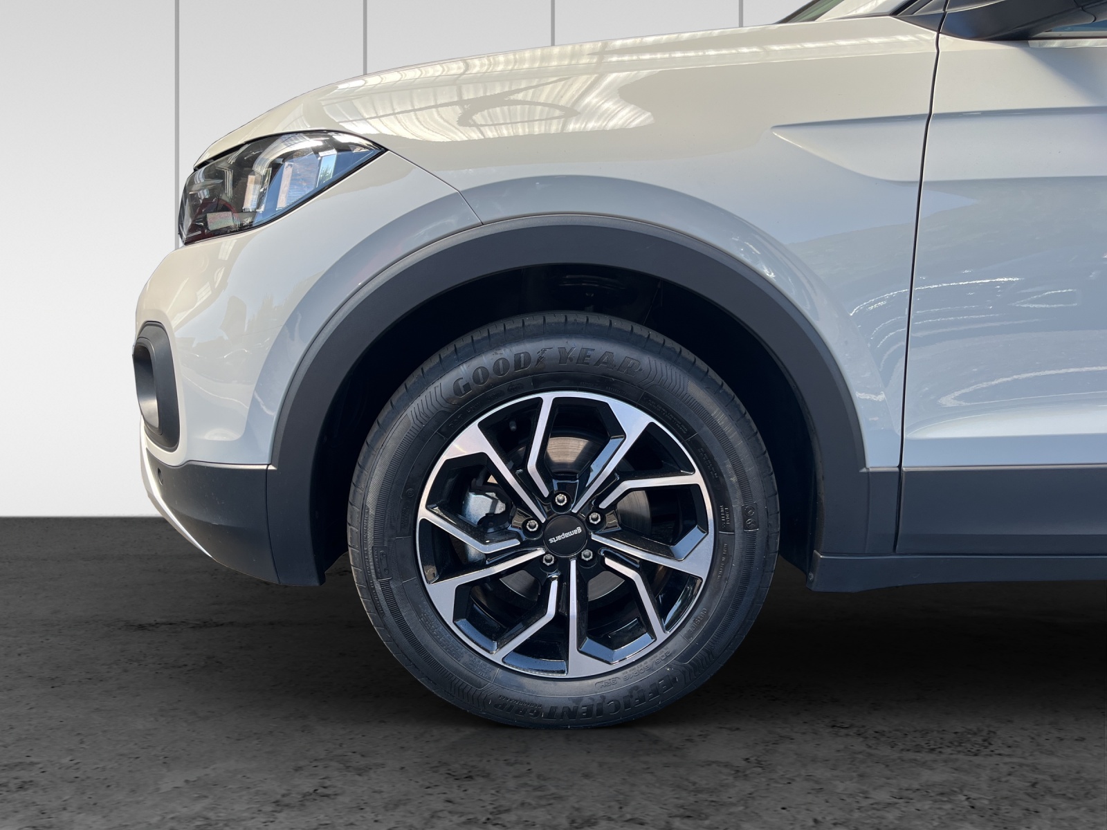 VW T-Cross 1.0 TSI Life-image-12