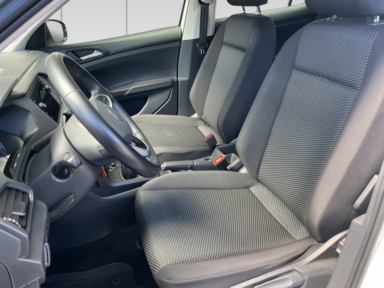 VW T-Cross 1.0 TSI Life-image-6