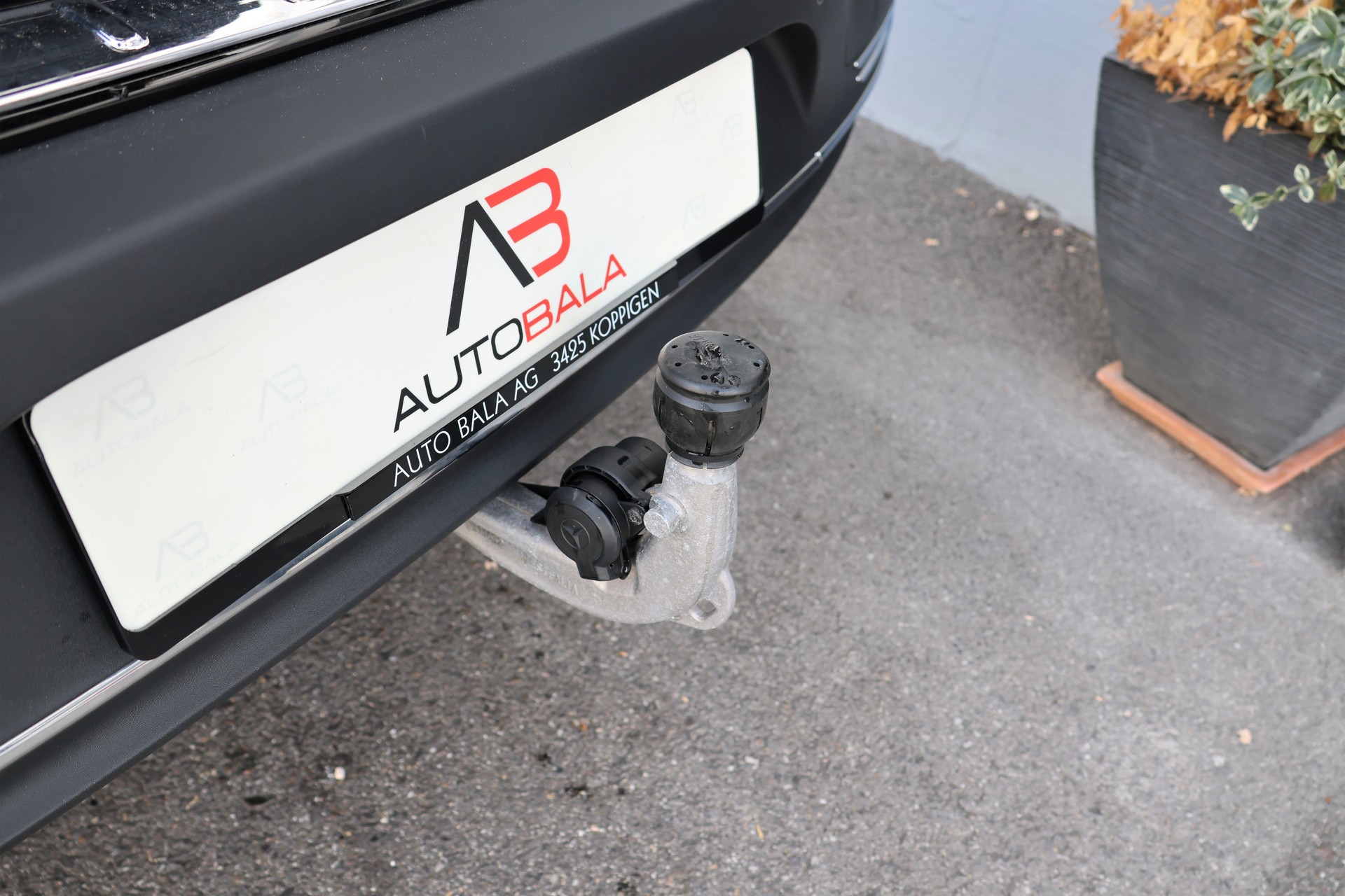 MERCEDES-BENZ EQA 300 4Matic (CH)-image-19